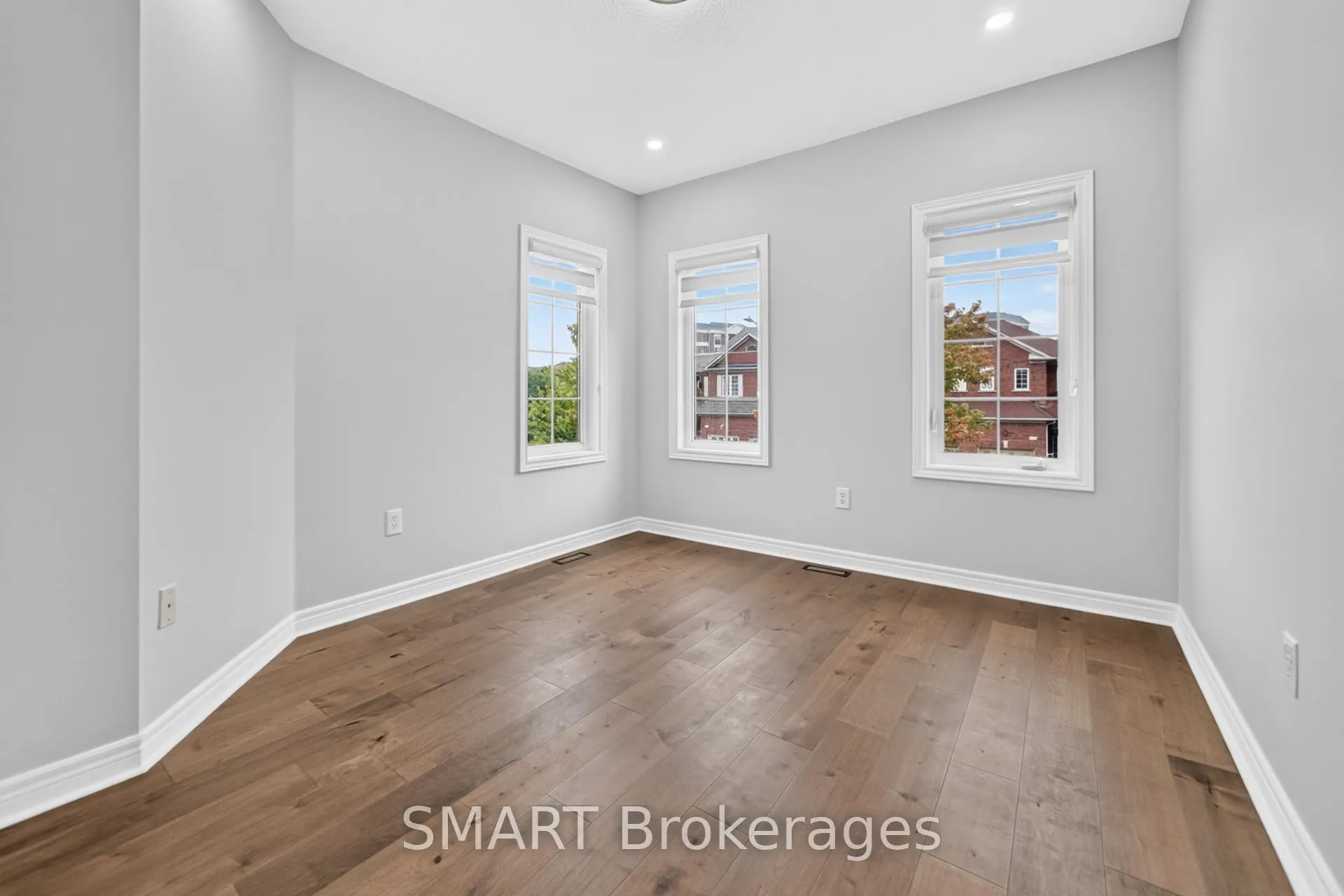 3367 Stoney Crescent