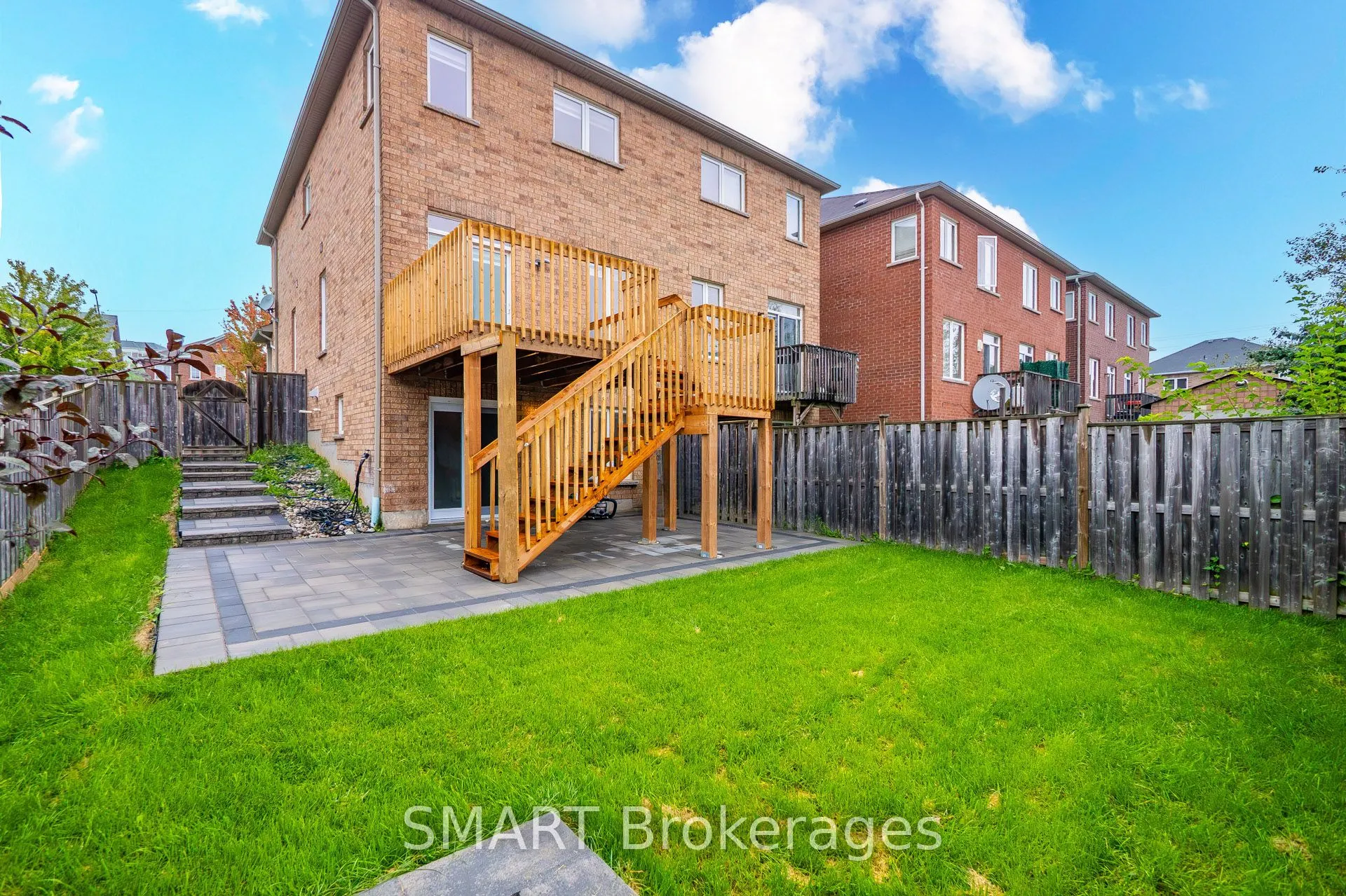 3367 Stoney Crescent