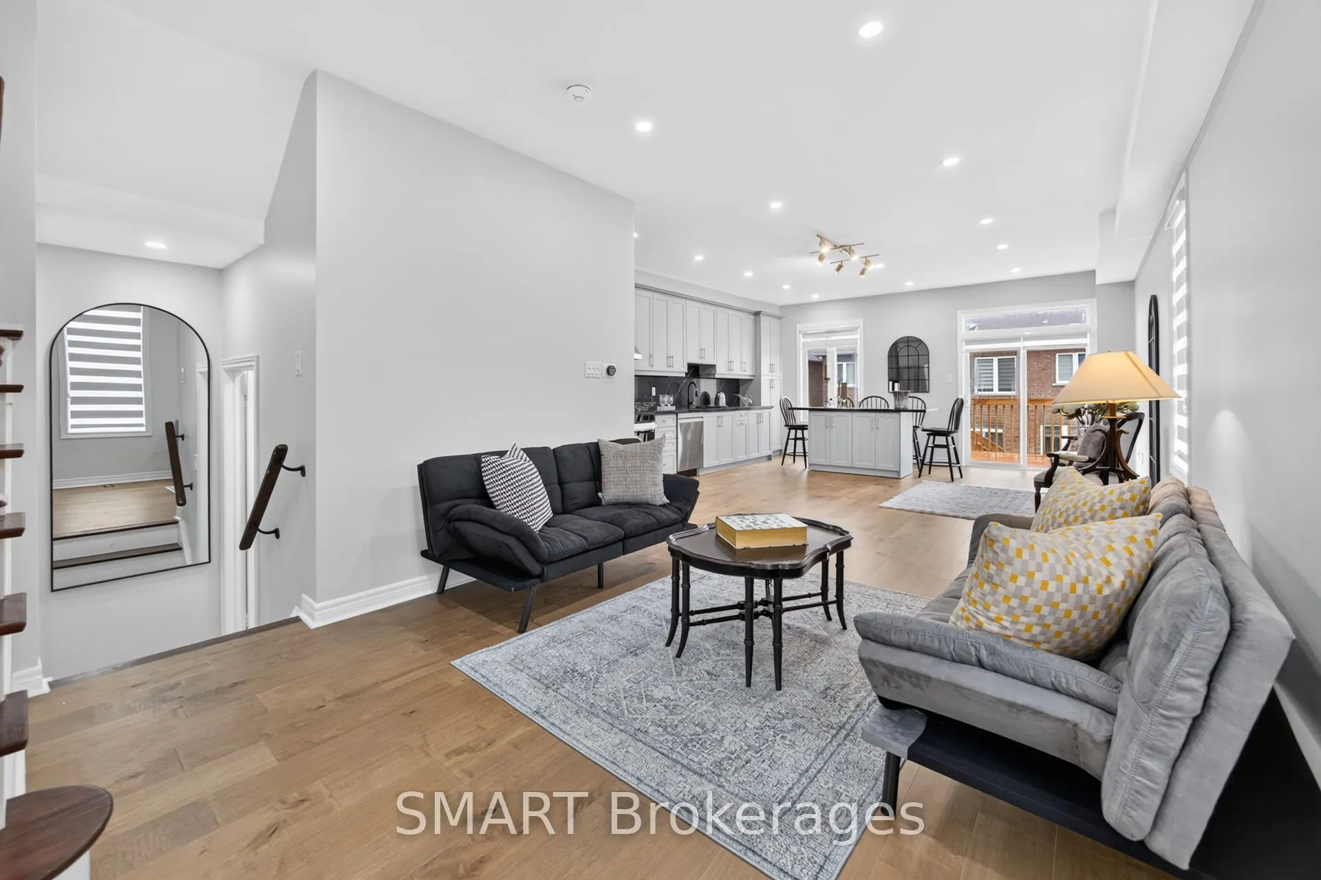 3367 Stoney Crescent