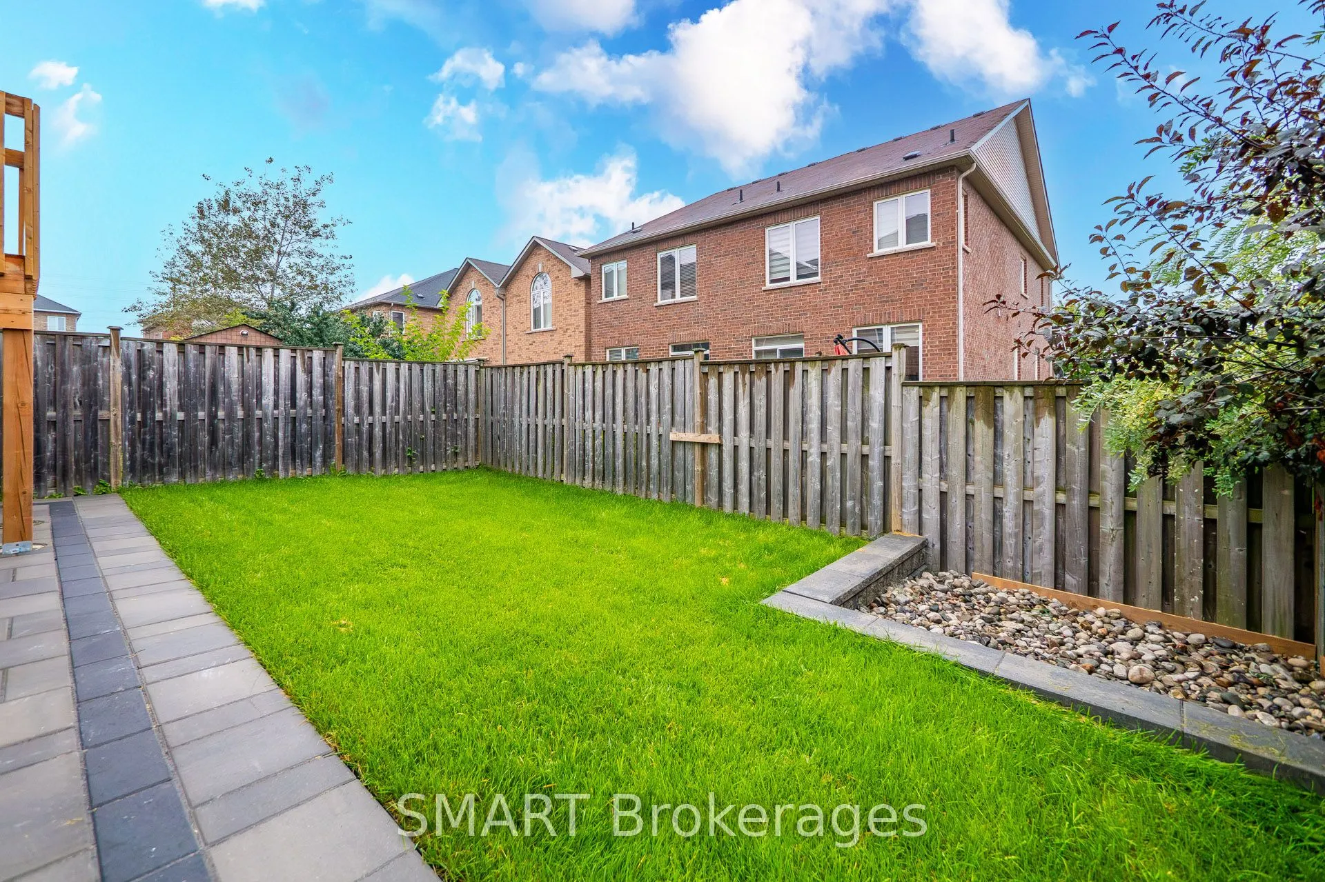3367 Stoney Crescent
