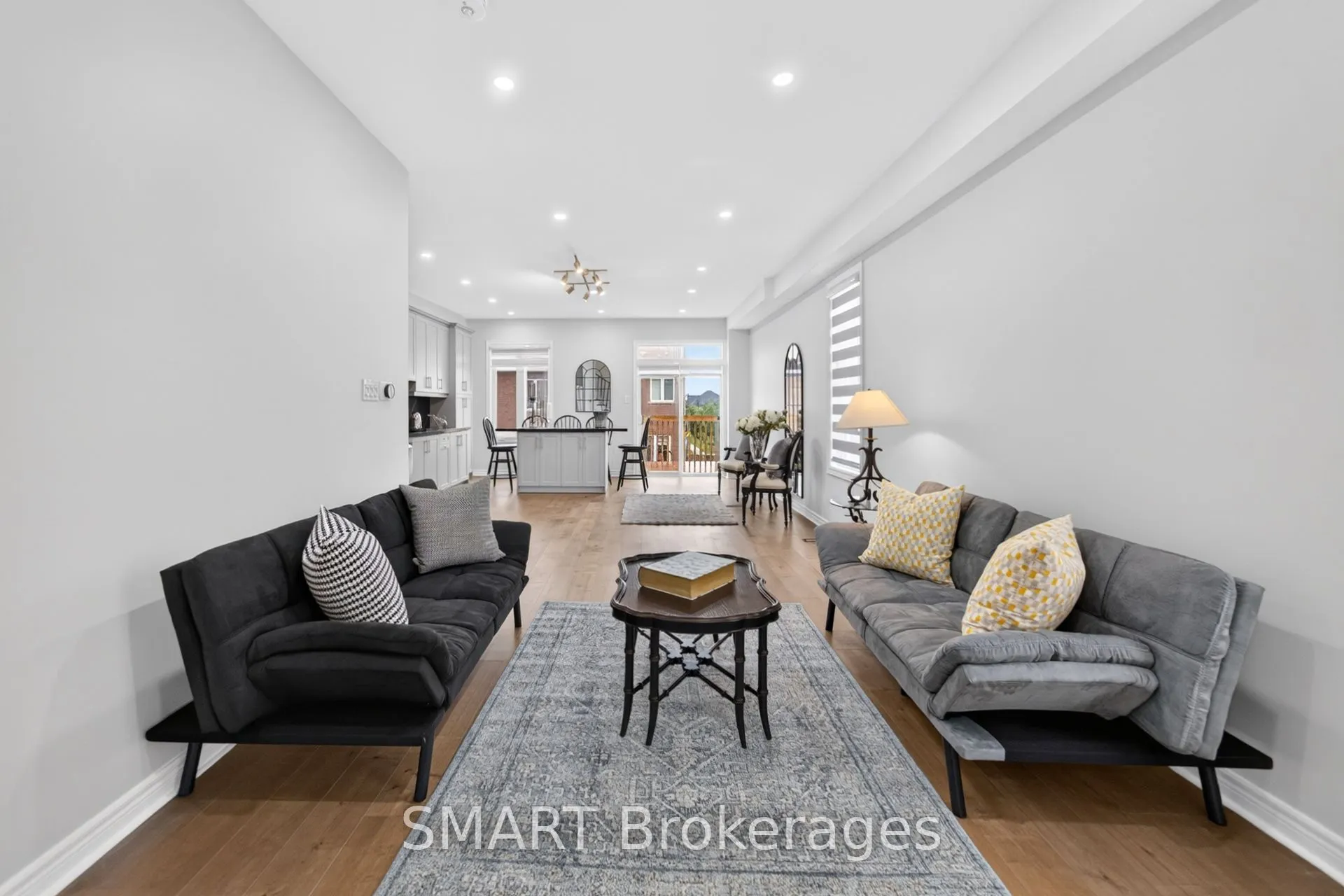 3367 Stoney Crescent