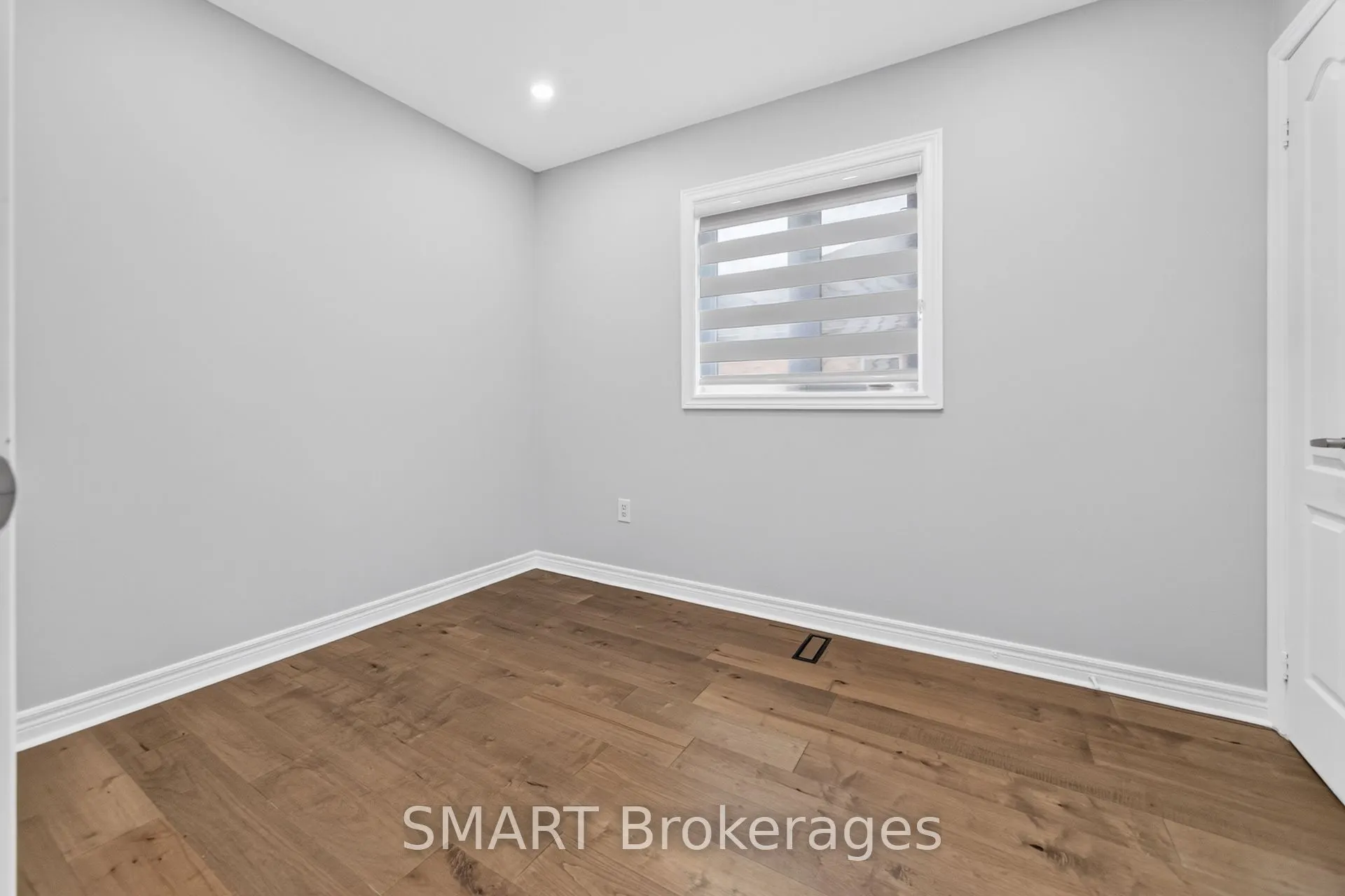 3367 Stoney Crescent
