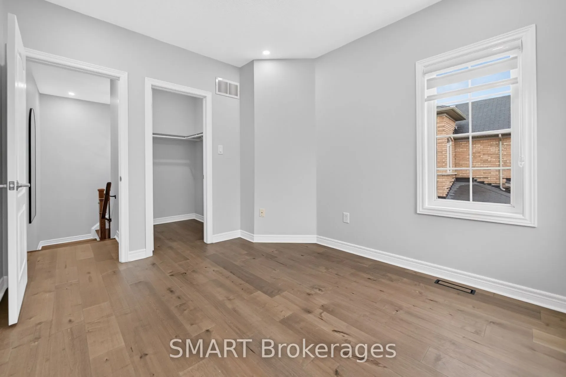 3367 Stoney Crescent