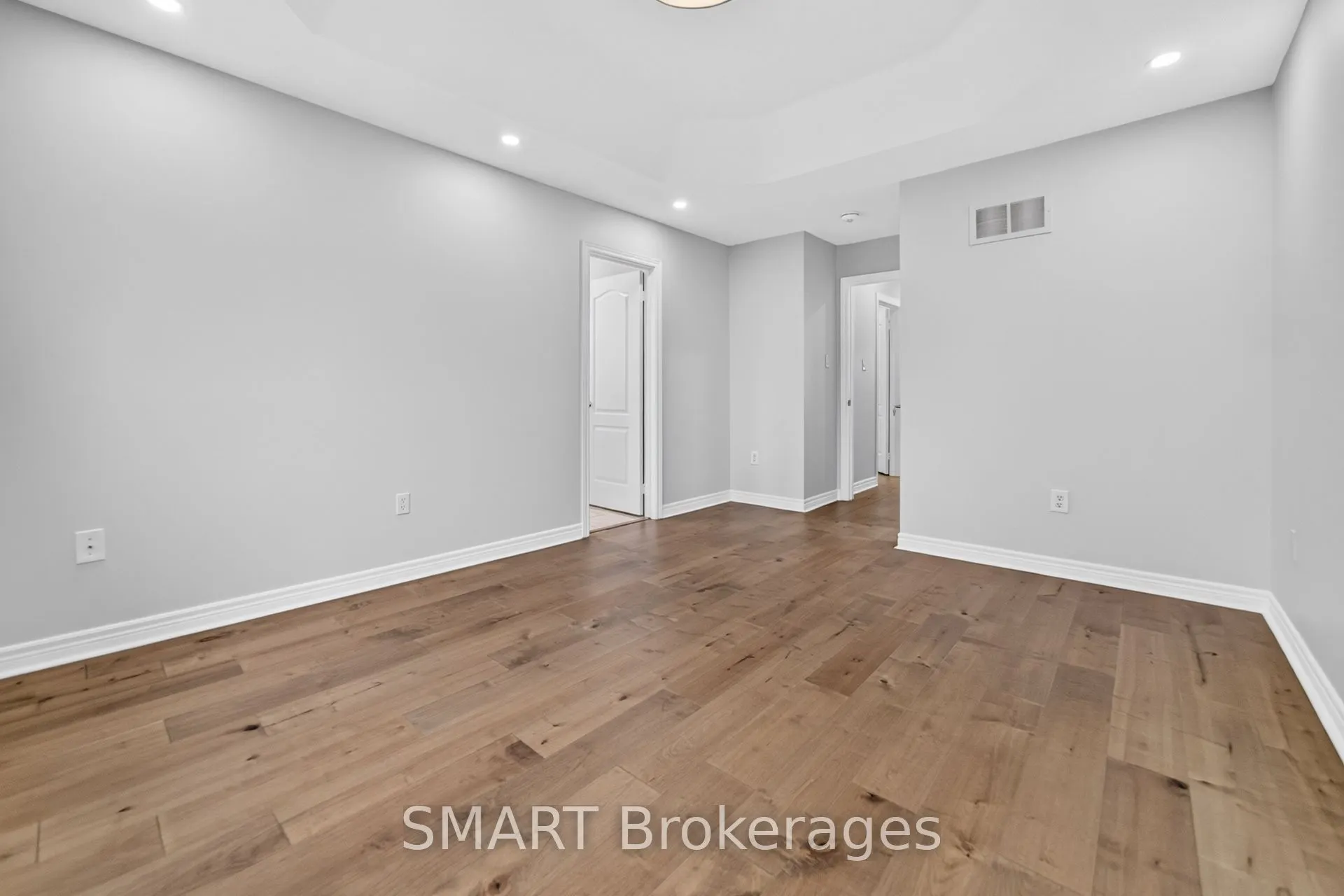 3367 Stoney Crescent