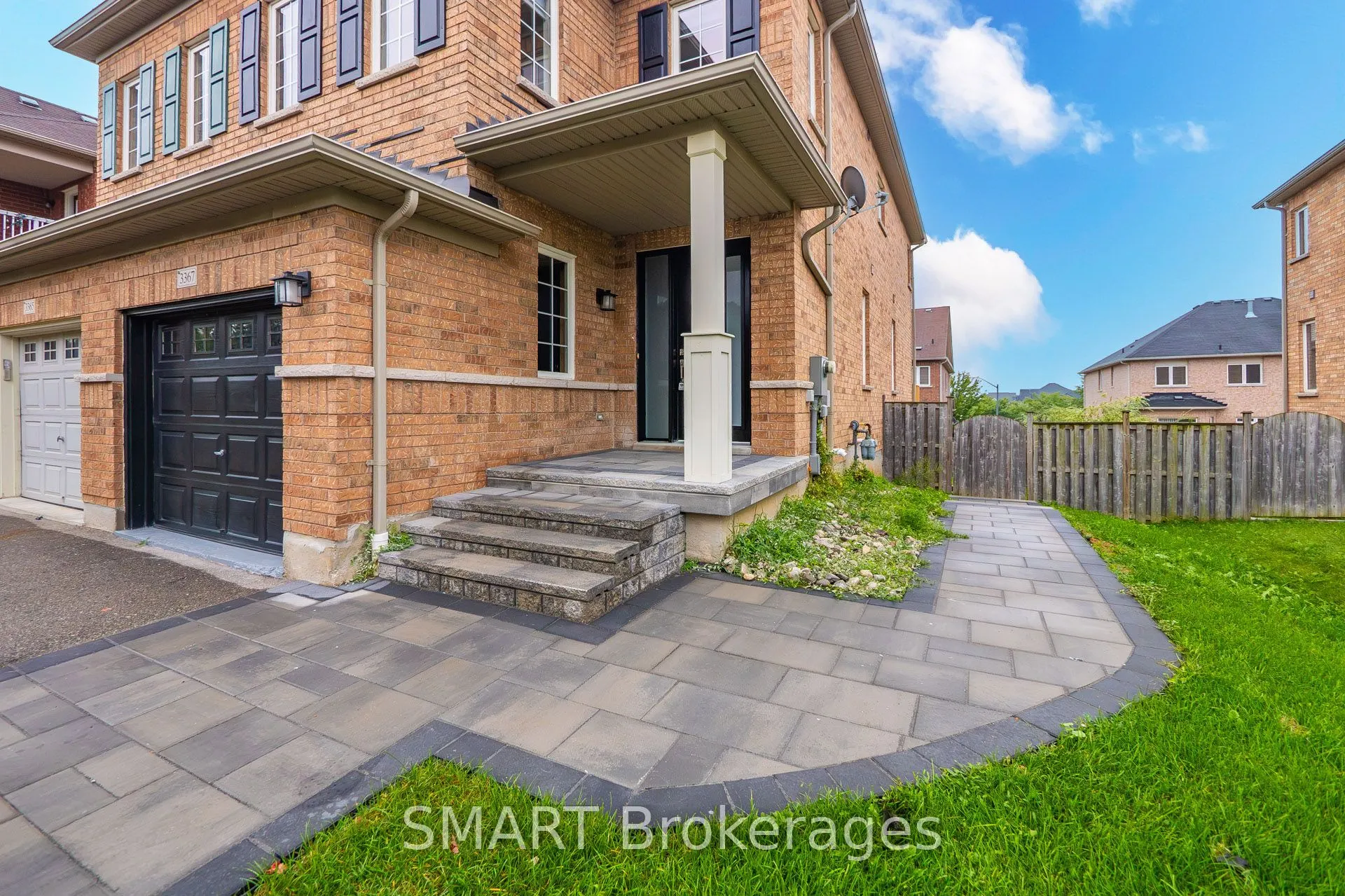3367 Stoney Crescent
