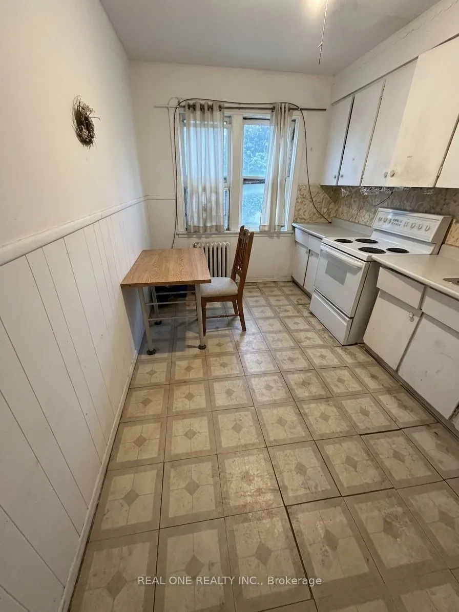 3287 Lake Shore Boulevard W #Room2