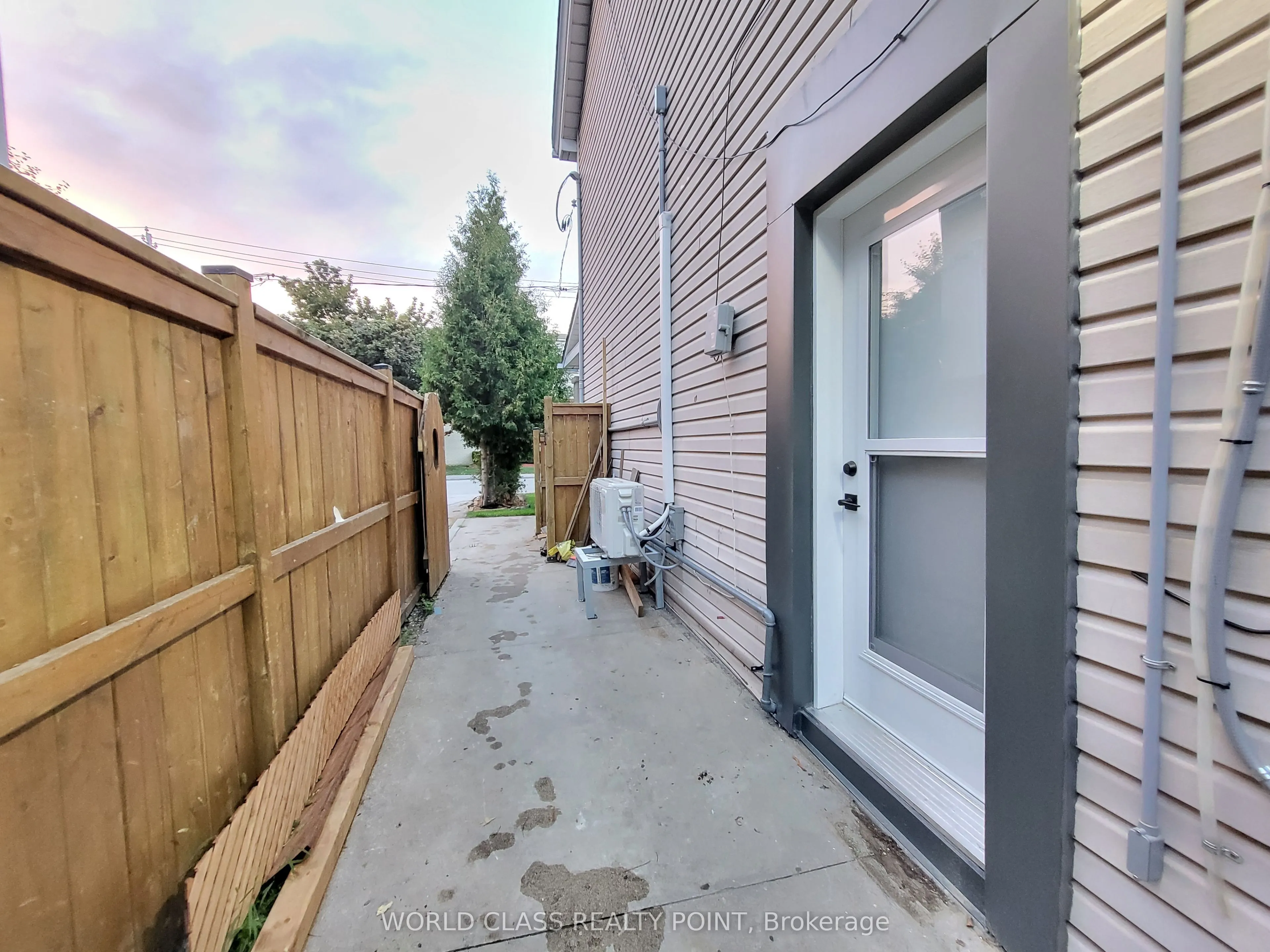 49 Vine Avenue #MAIN