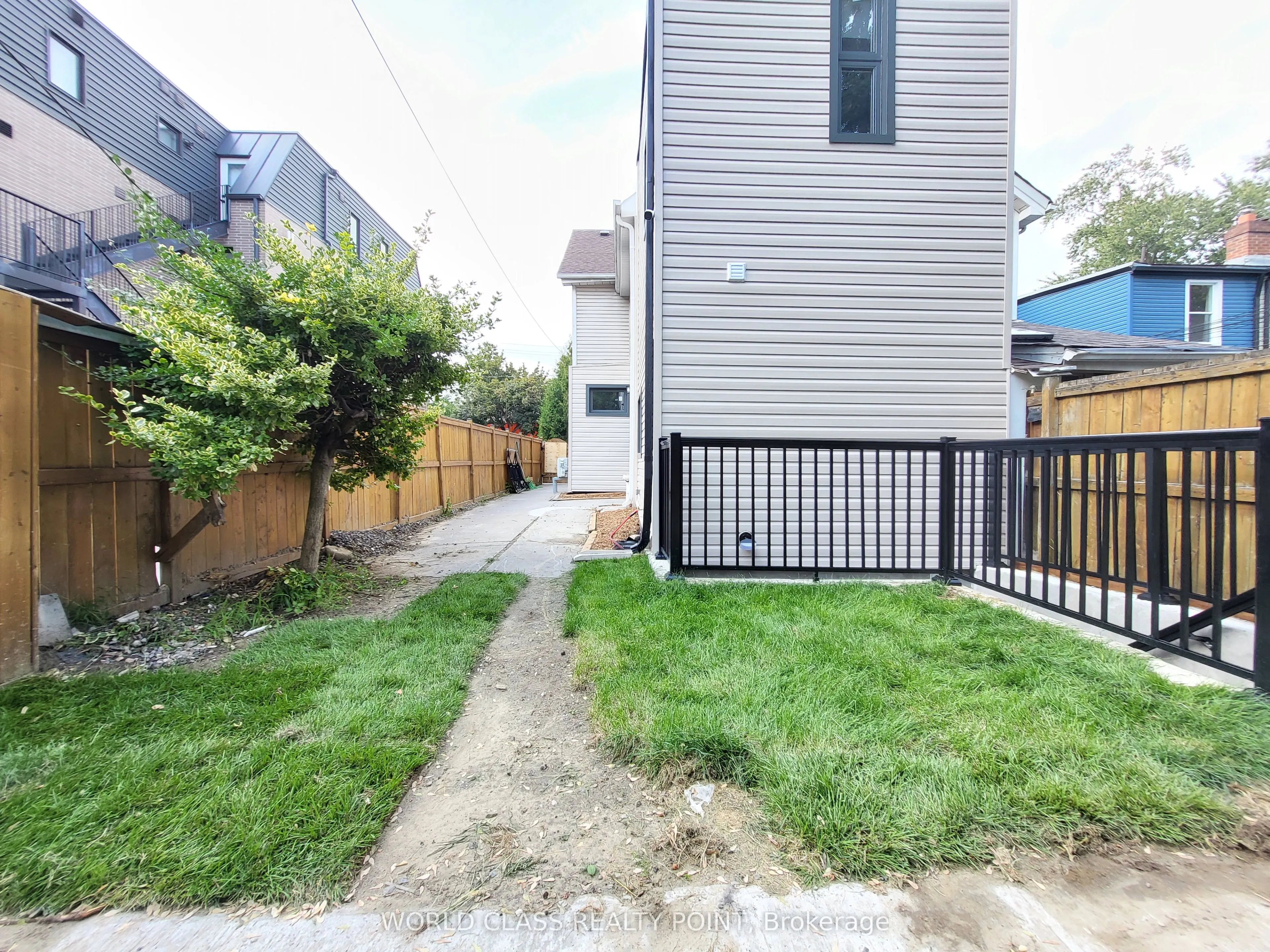 49 Vine Avenue #MAIN