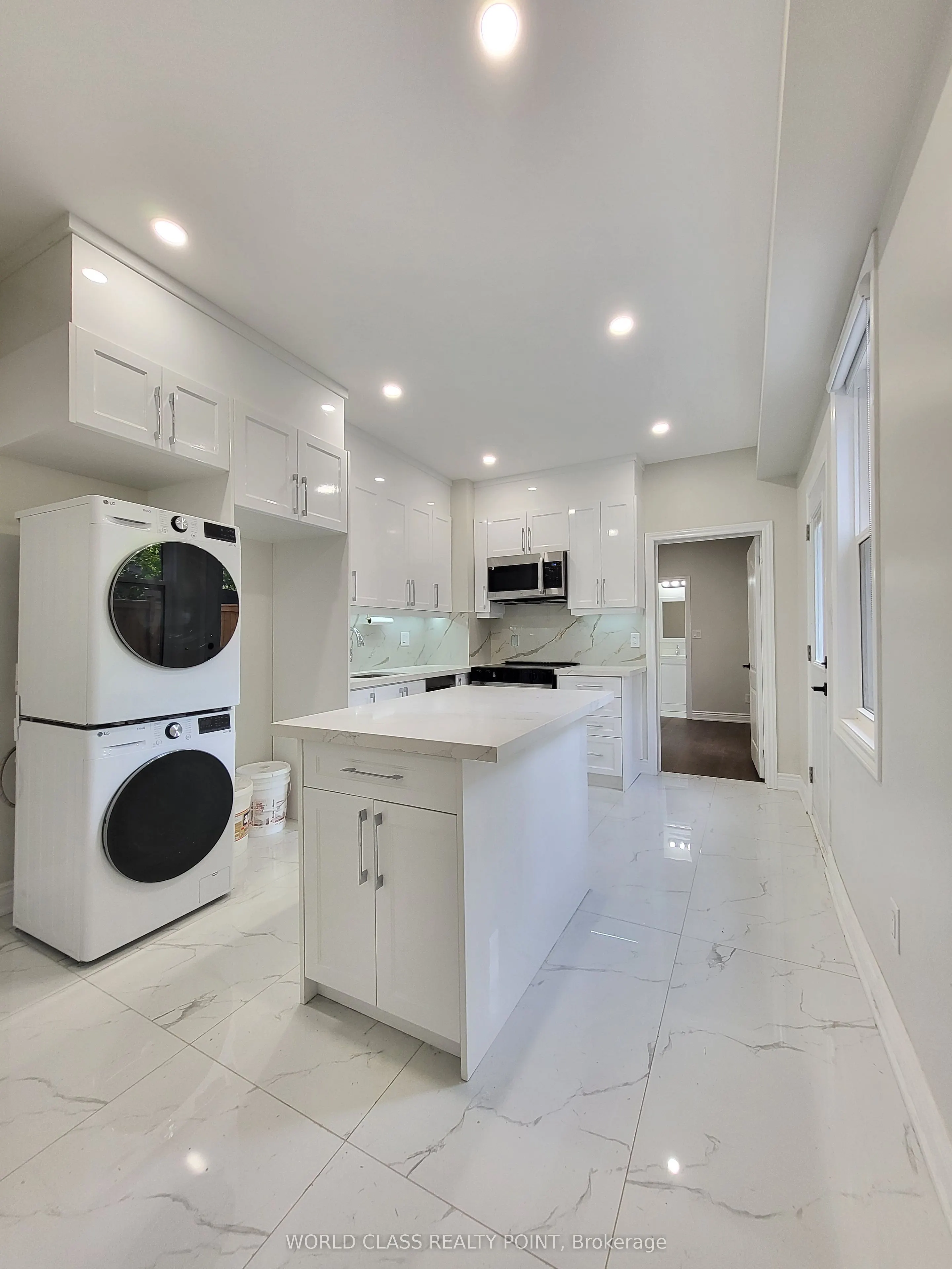 49 Vine Avenue #MAIN