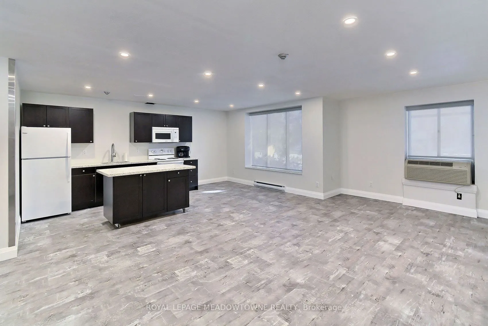 6720 Glen Erin Drive #206