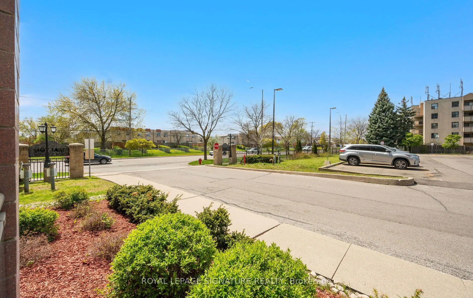 7405 Goreway Drive #104