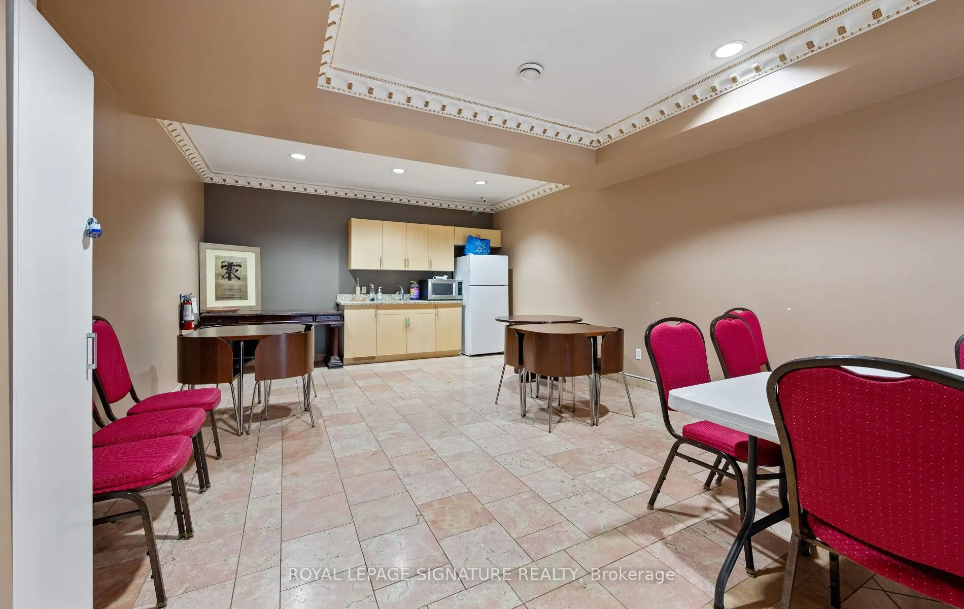 7405 Goreway Drive #104