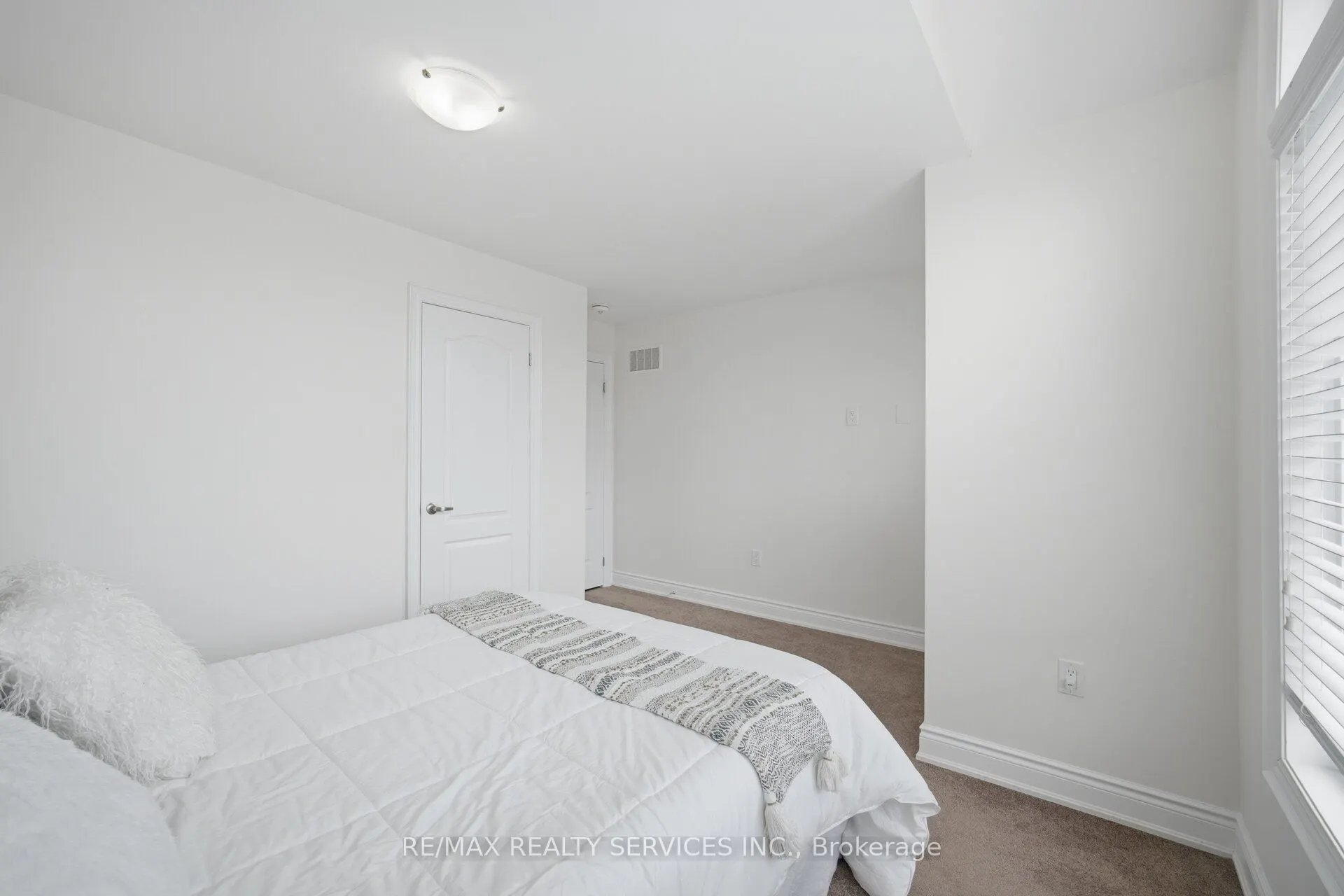 12 Enclave Trail