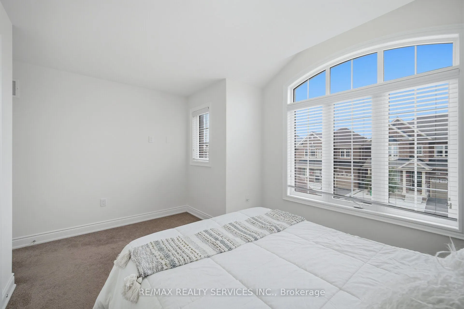 12 Enclave Trail