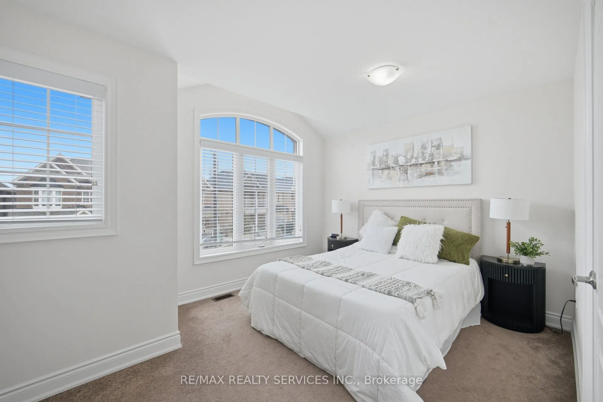12 Enclave Trail
