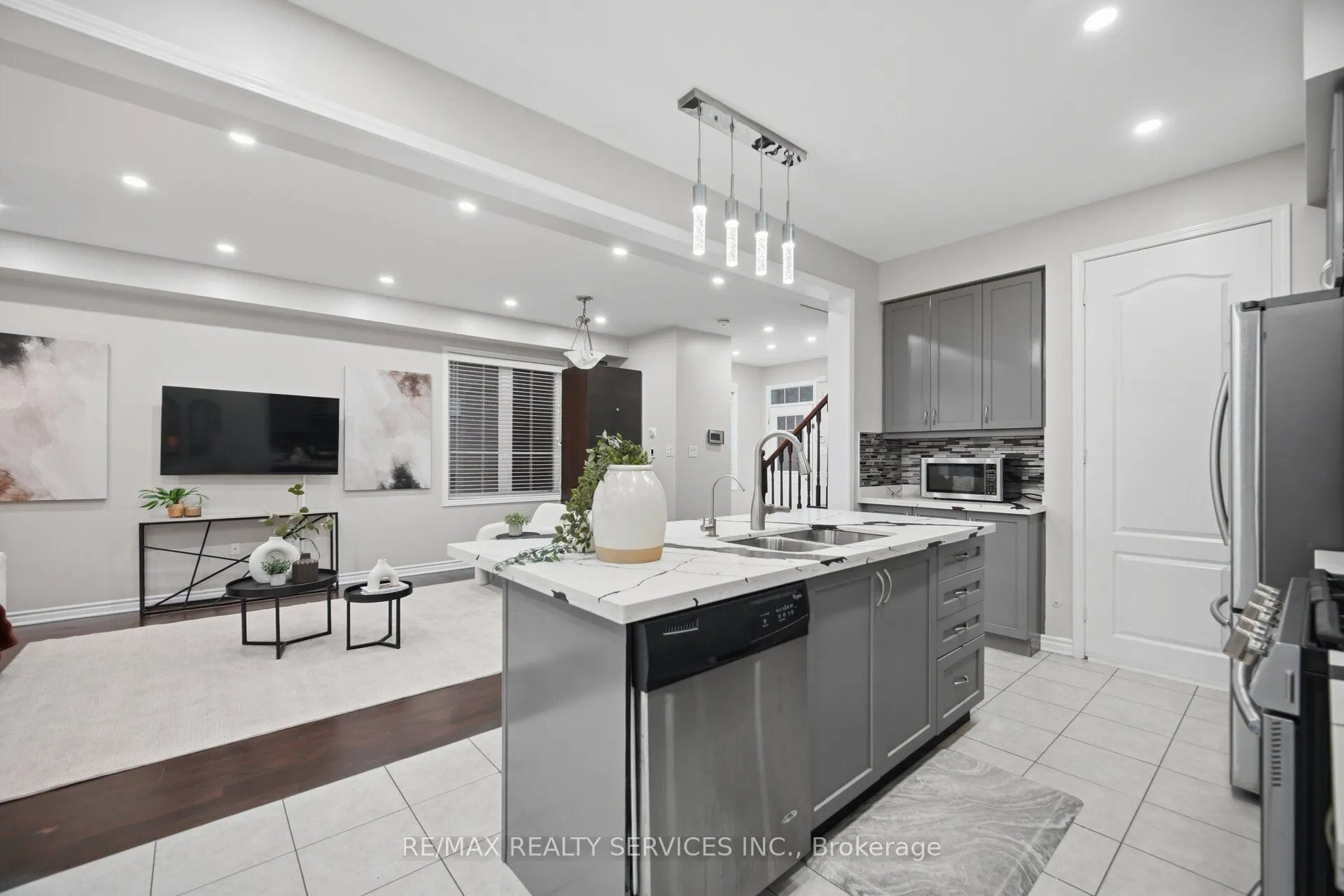 3 Fenchurch Drive