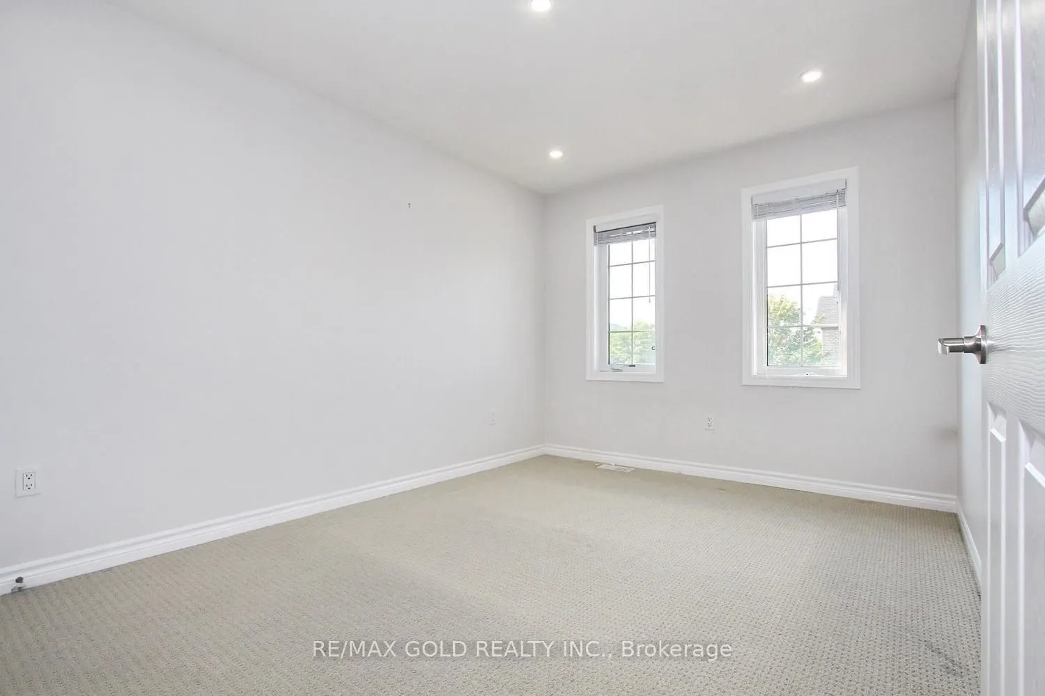 13 Walbrook Road