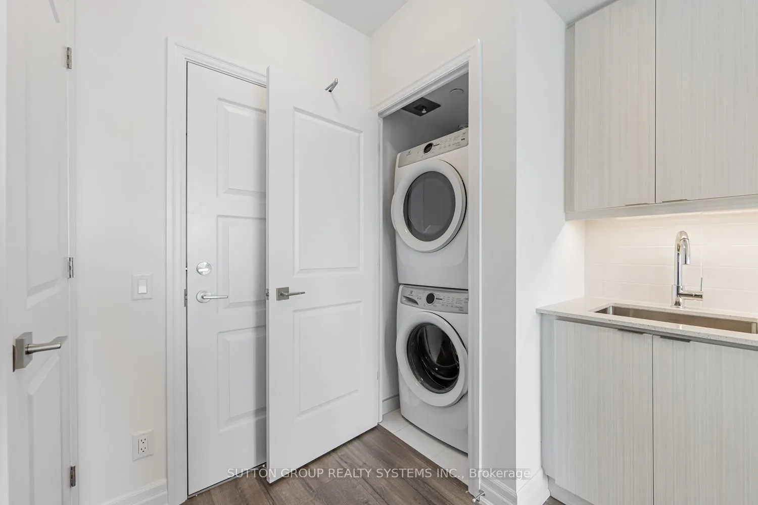 36 Elm Drive W #2208