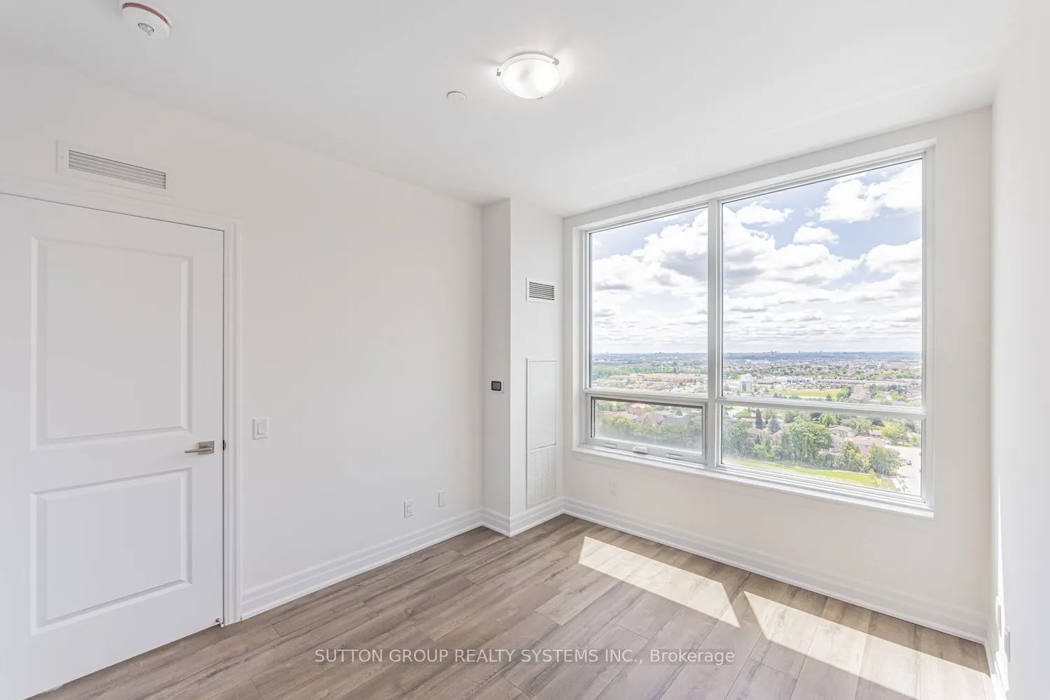 36 Elm Drive W #2208