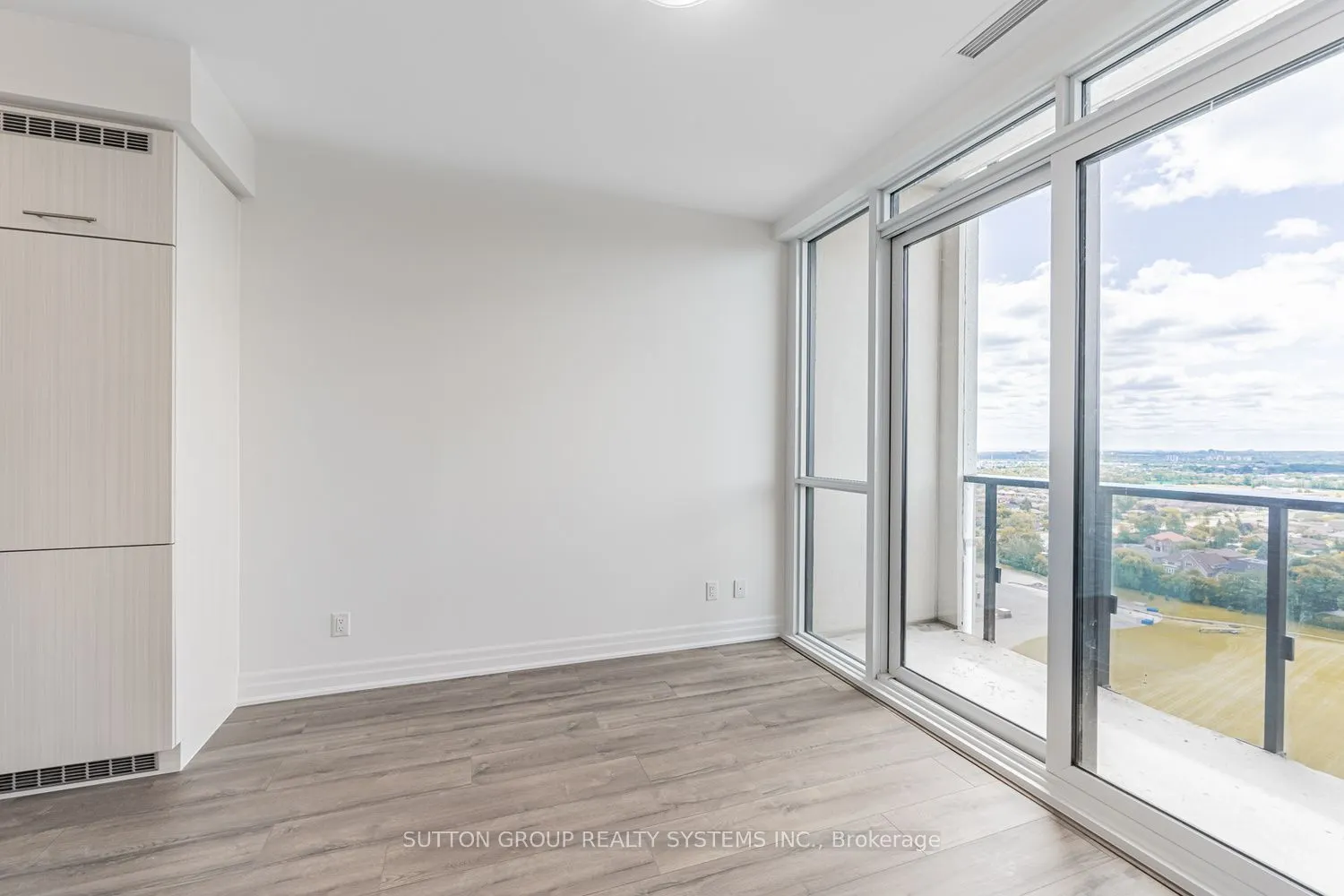 36 Elm Drive W #2208