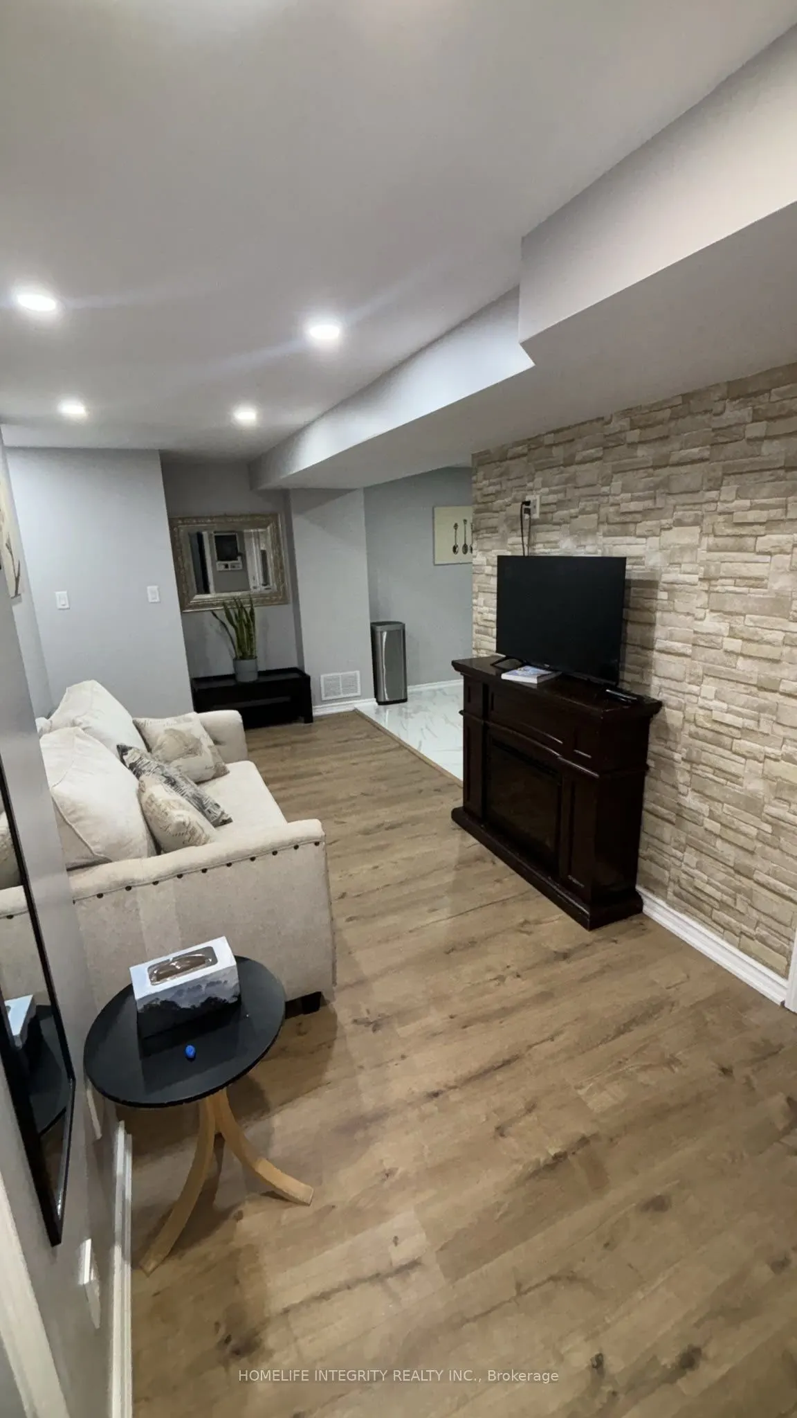 33 Klemscott Road