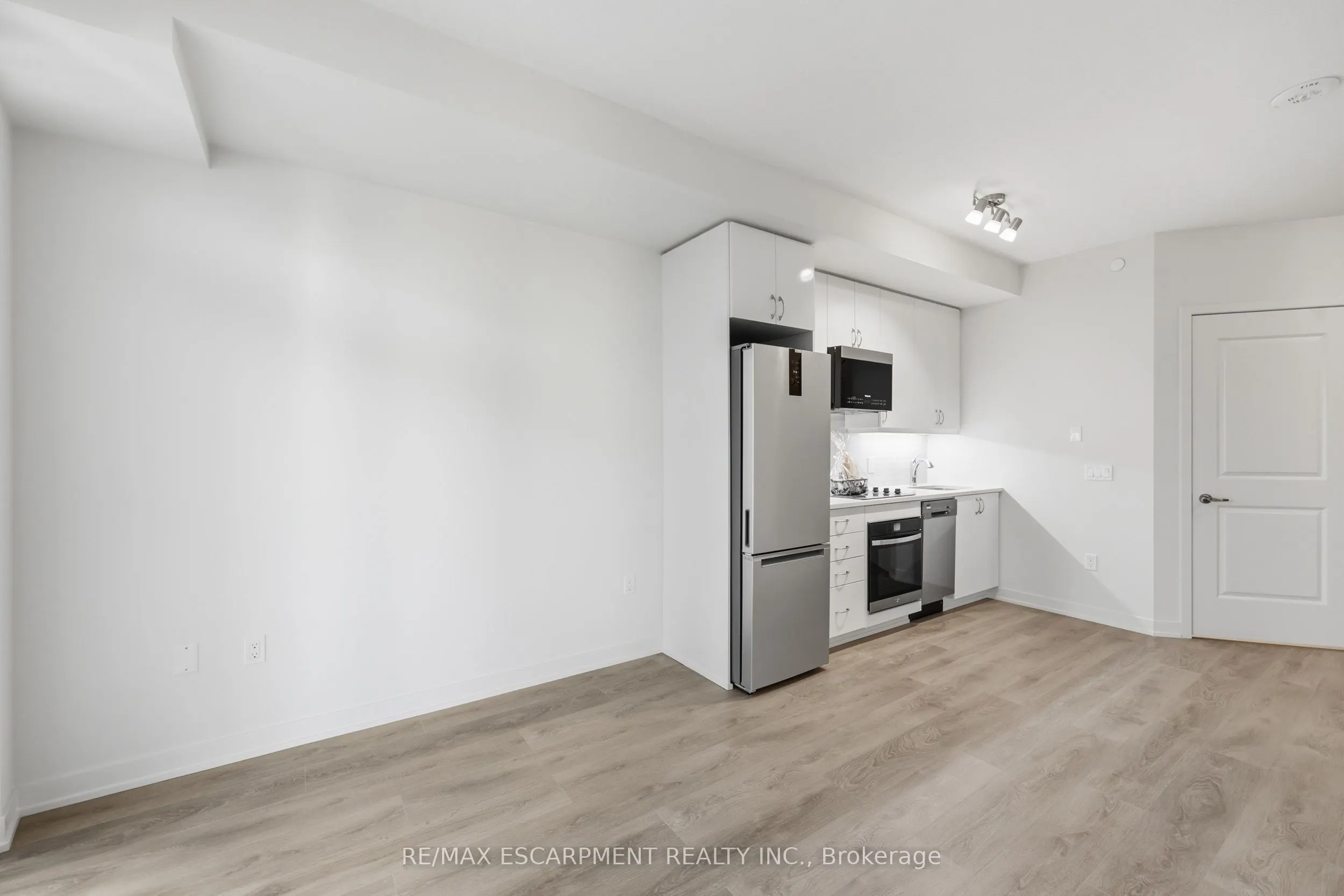 38 Annie Craig Drive #3906