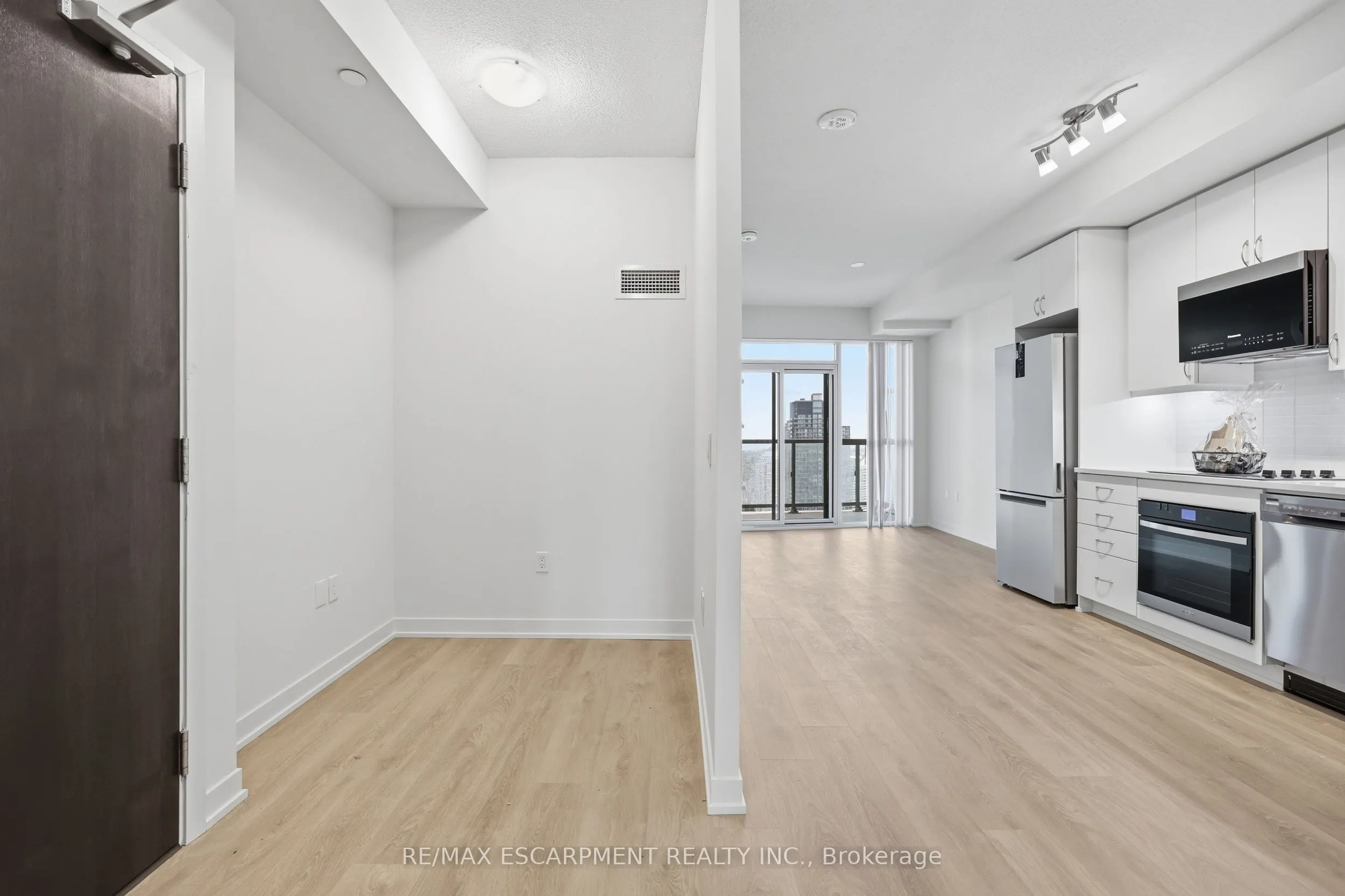 38 Annie Craig Drive #3906