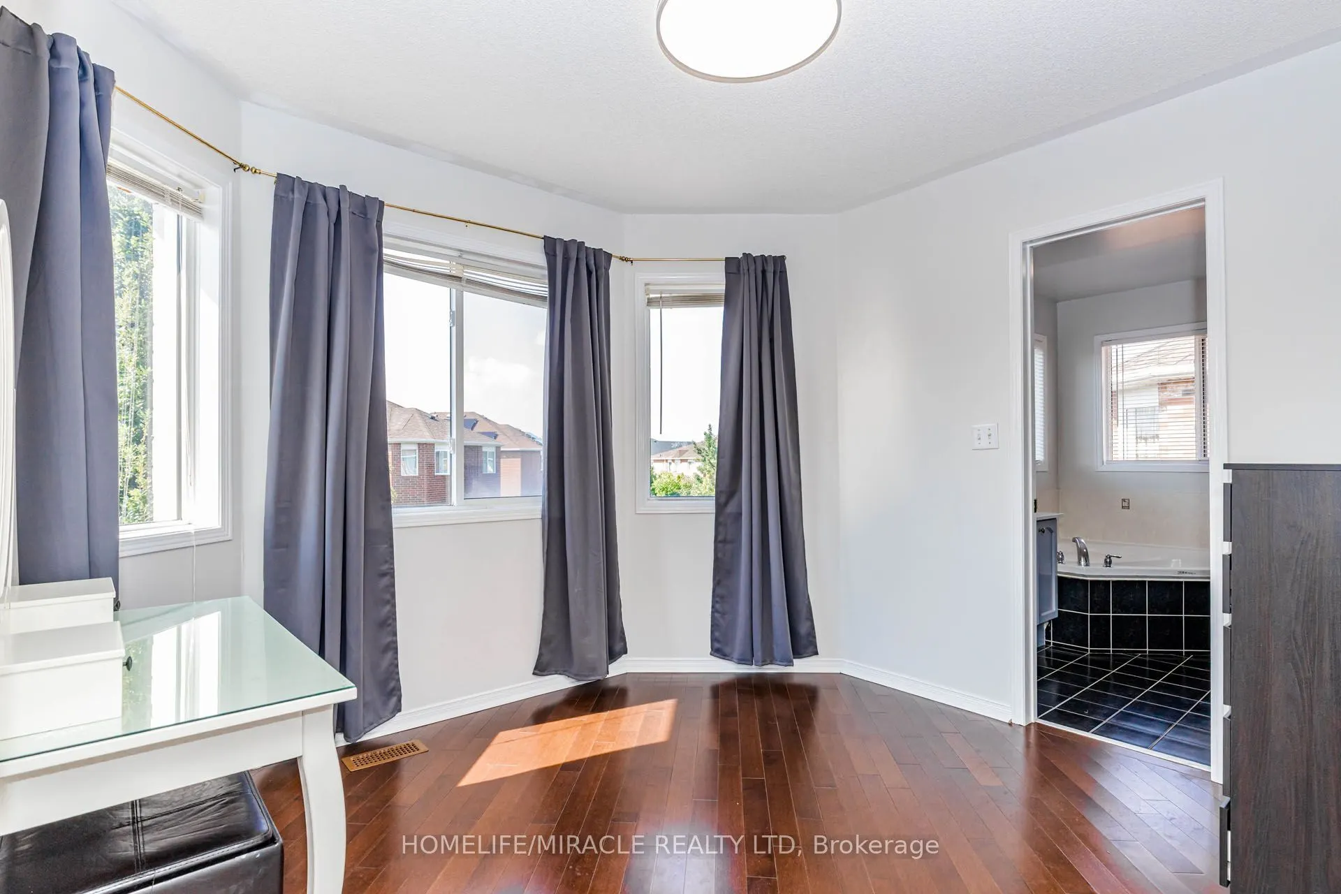 955 Bristol Road W