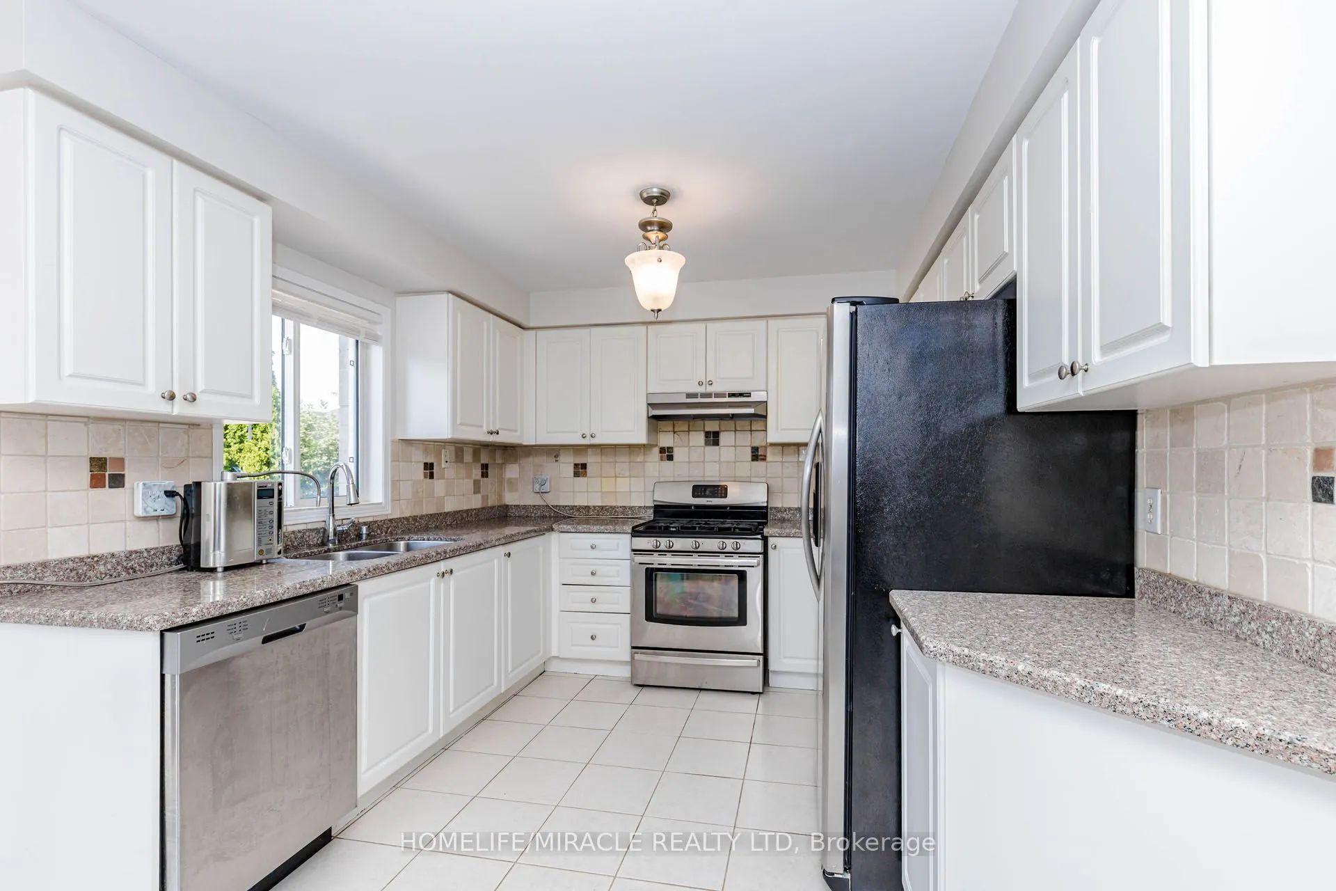 955 Bristol Road W