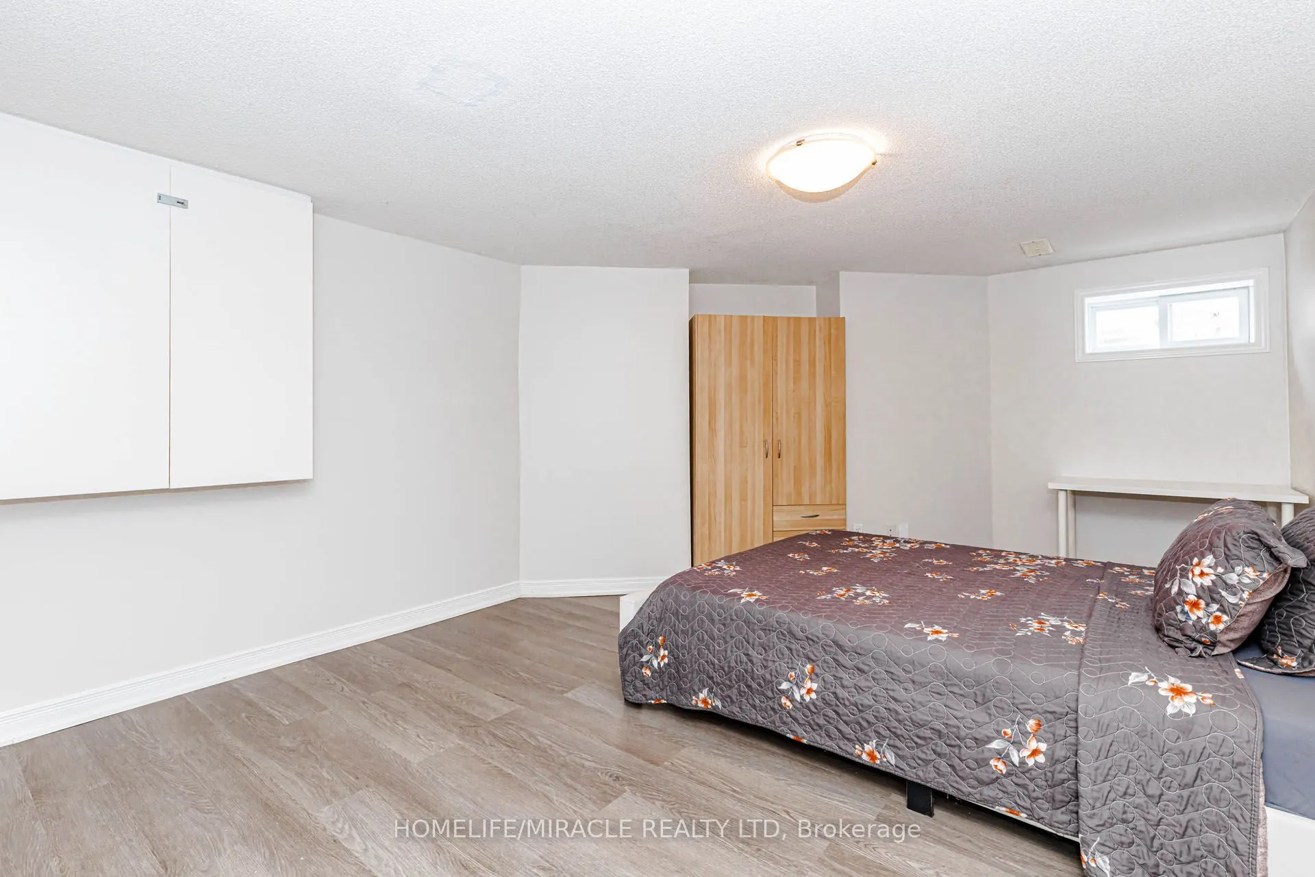 955 Bristol Road W