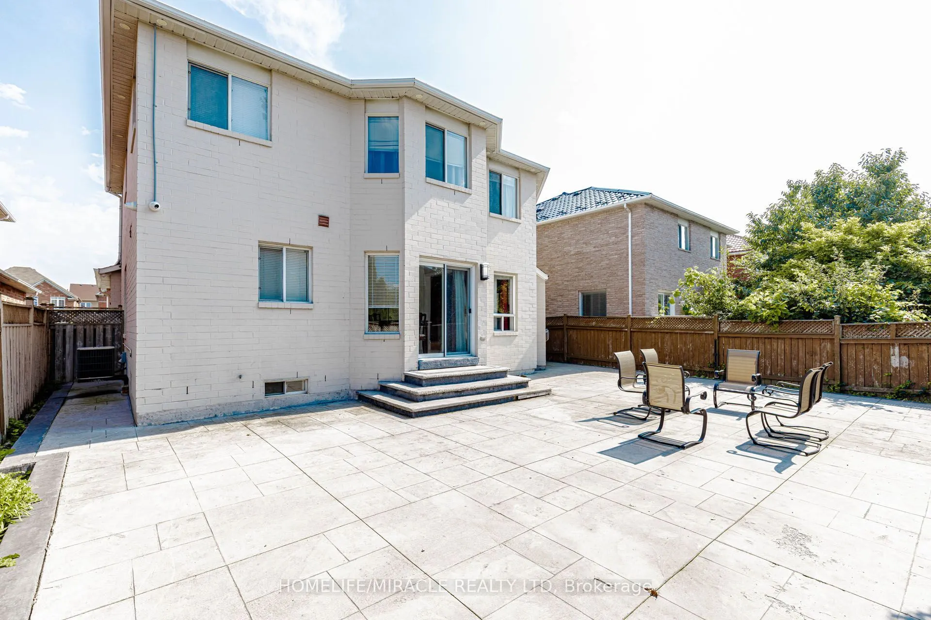 955 Bristol Road W