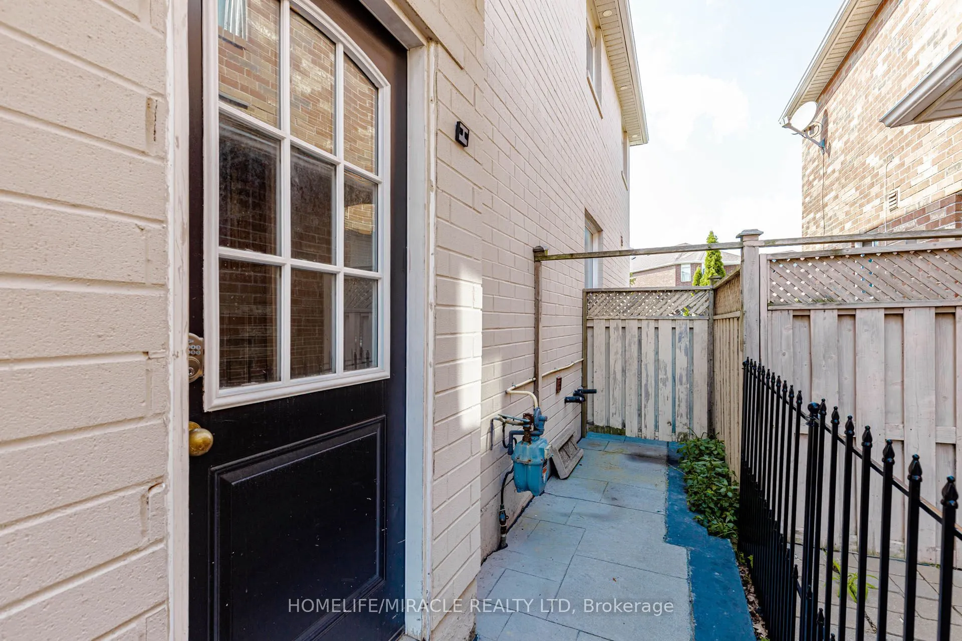955 Bristol Road W