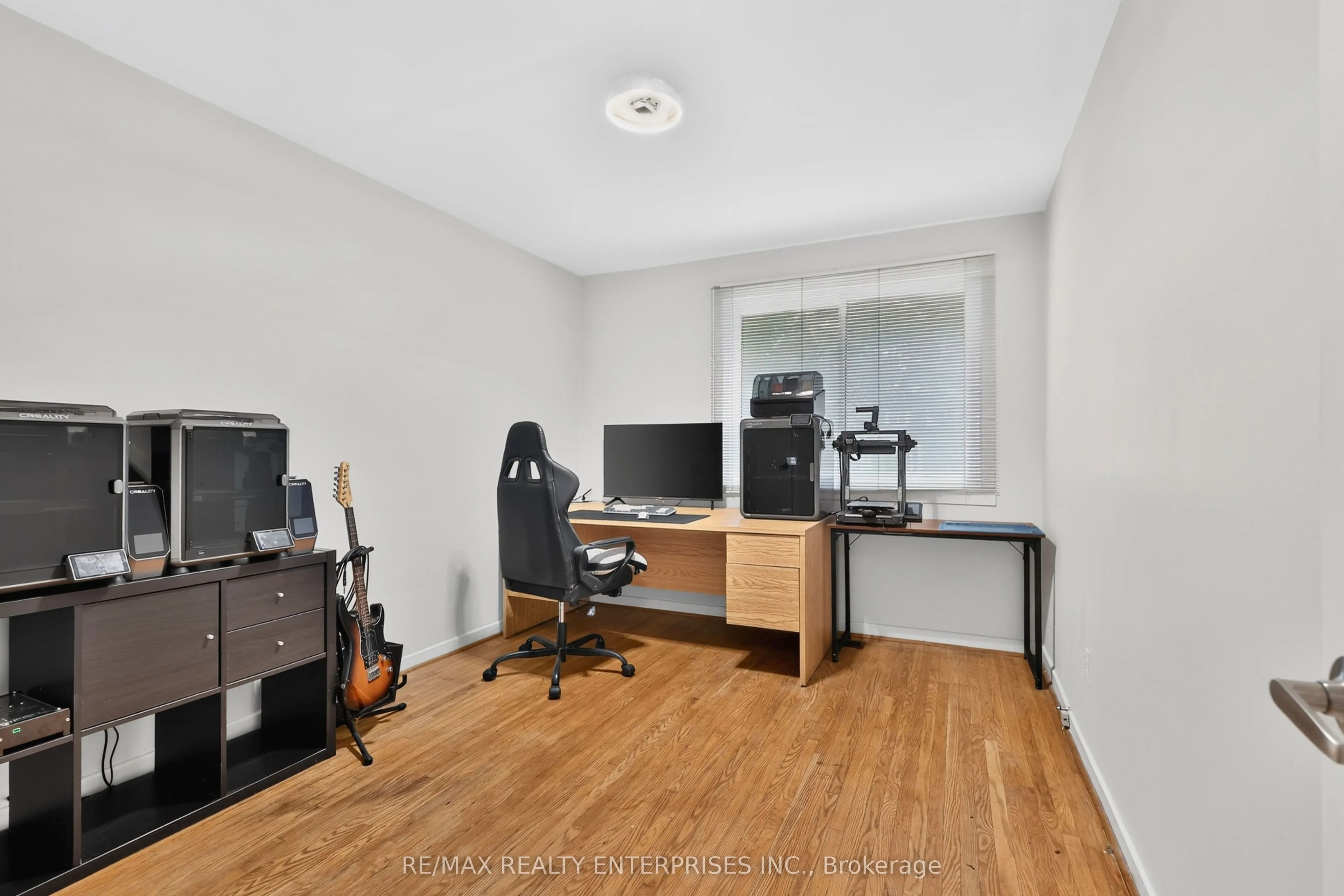 975 Cresthampton Lane