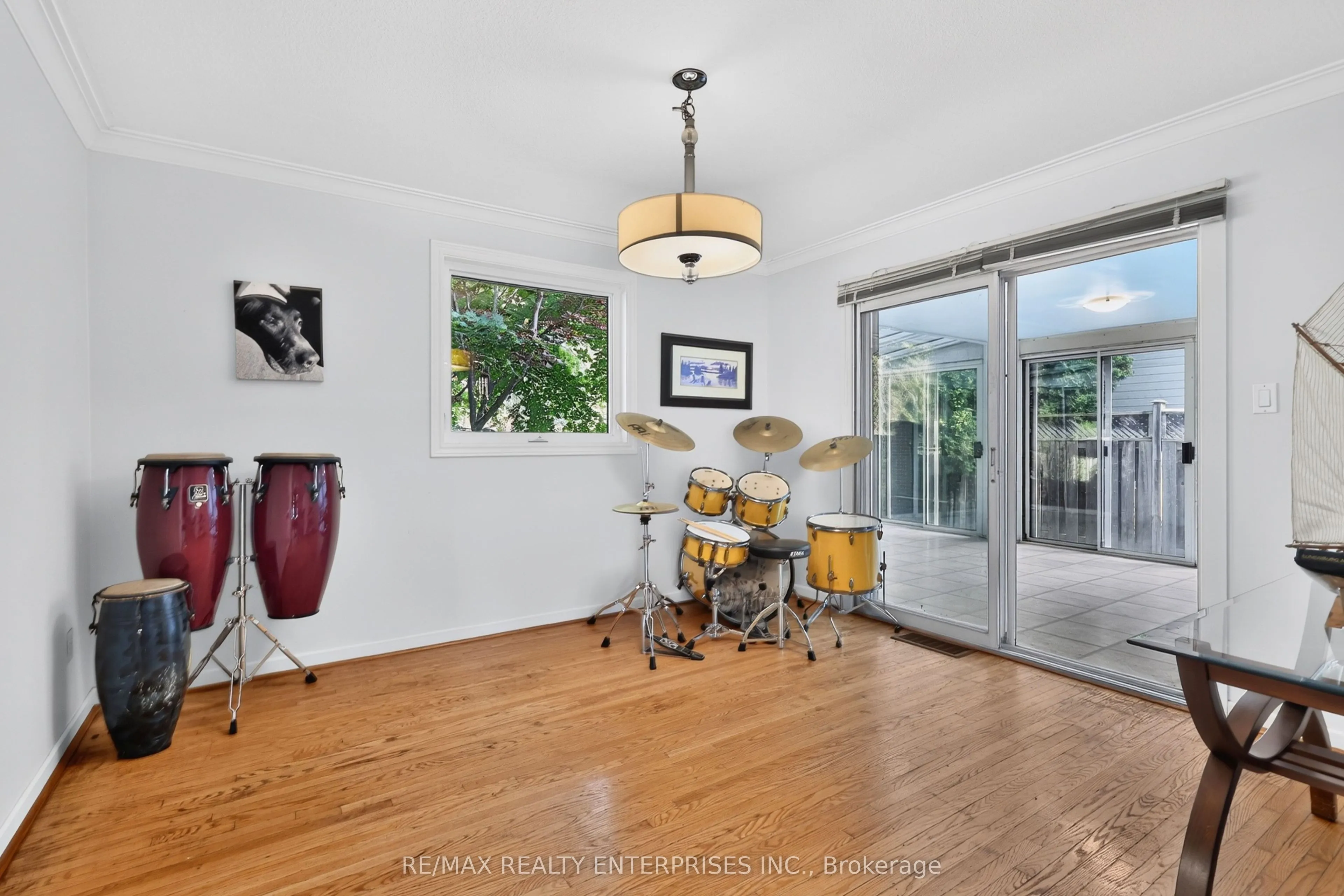 975 Cresthampton Lane