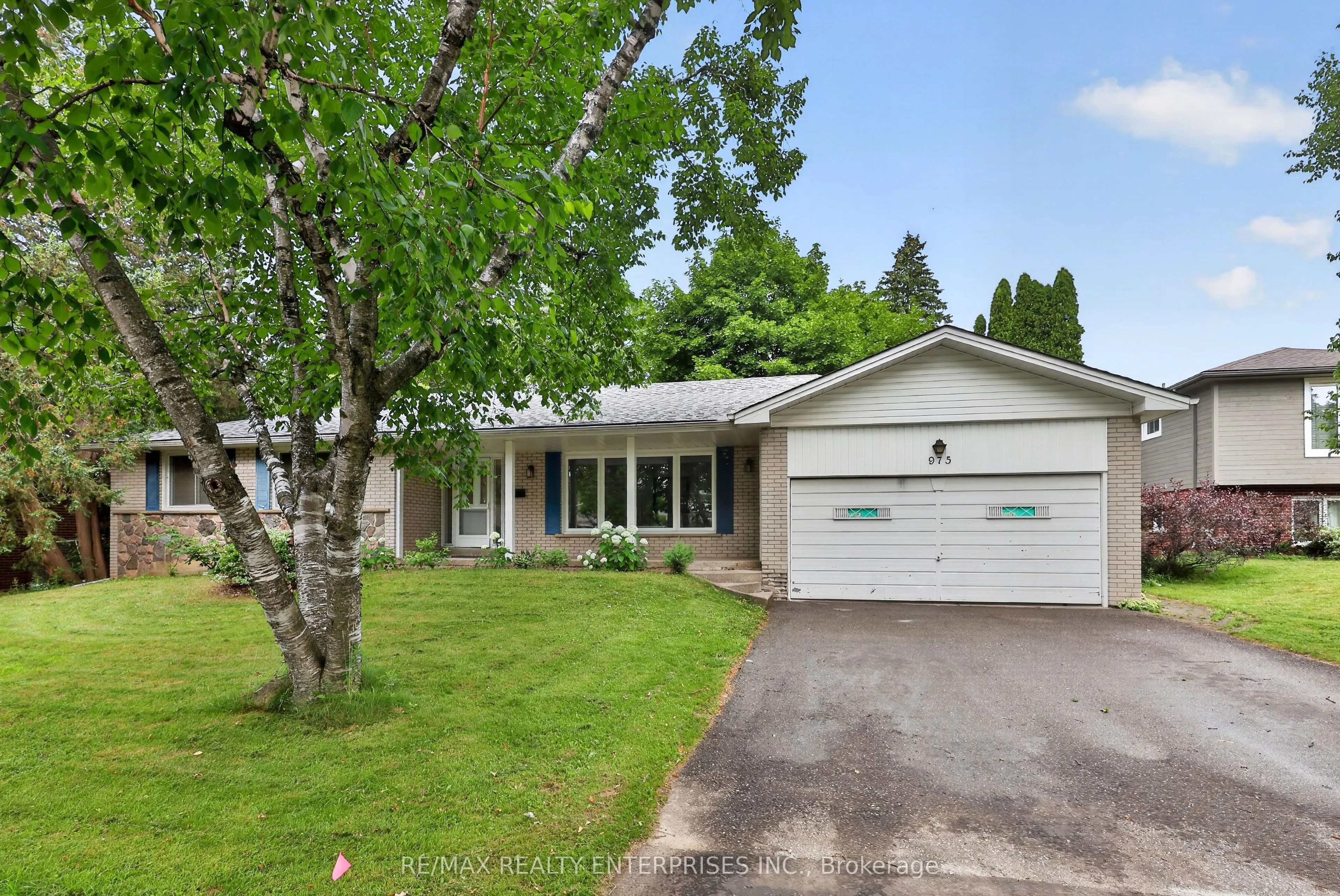 975 Cresthampton Lane