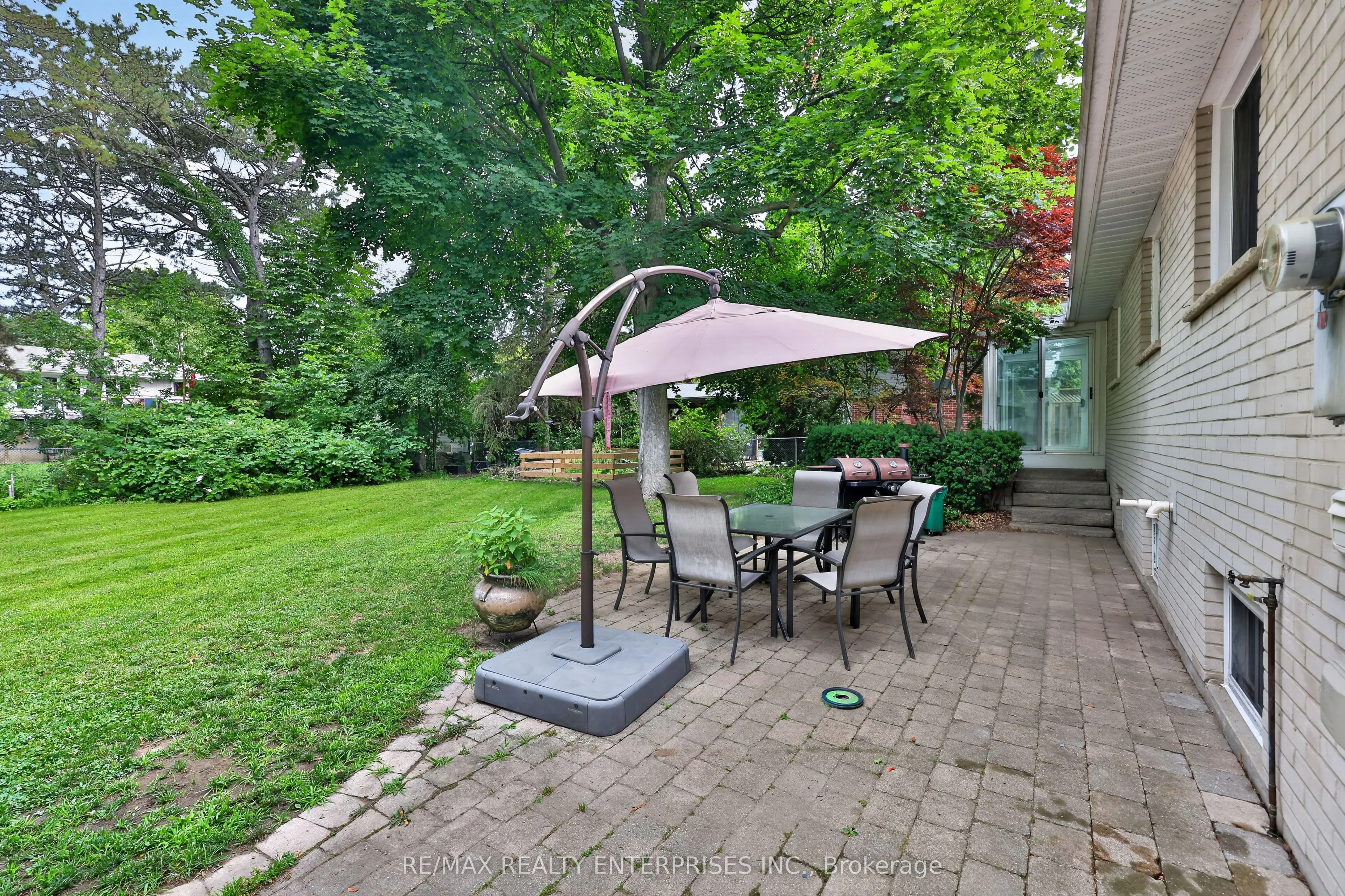 975 Cresthampton Lane