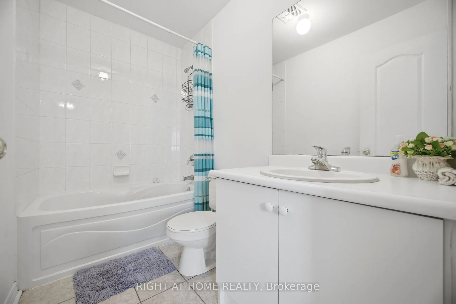 8 Richelieu Court