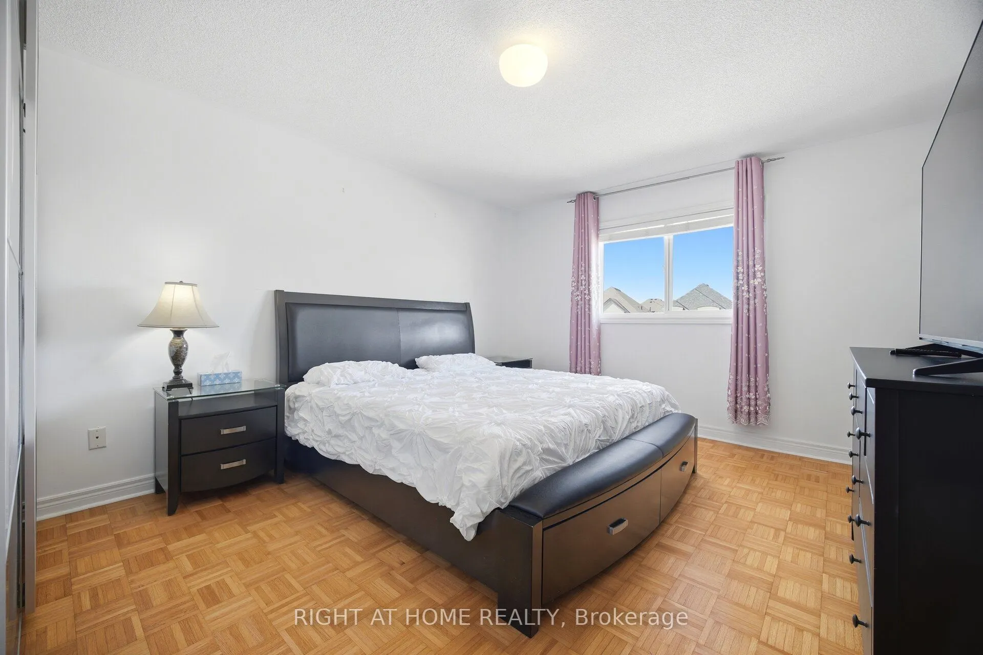8 Richelieu Court