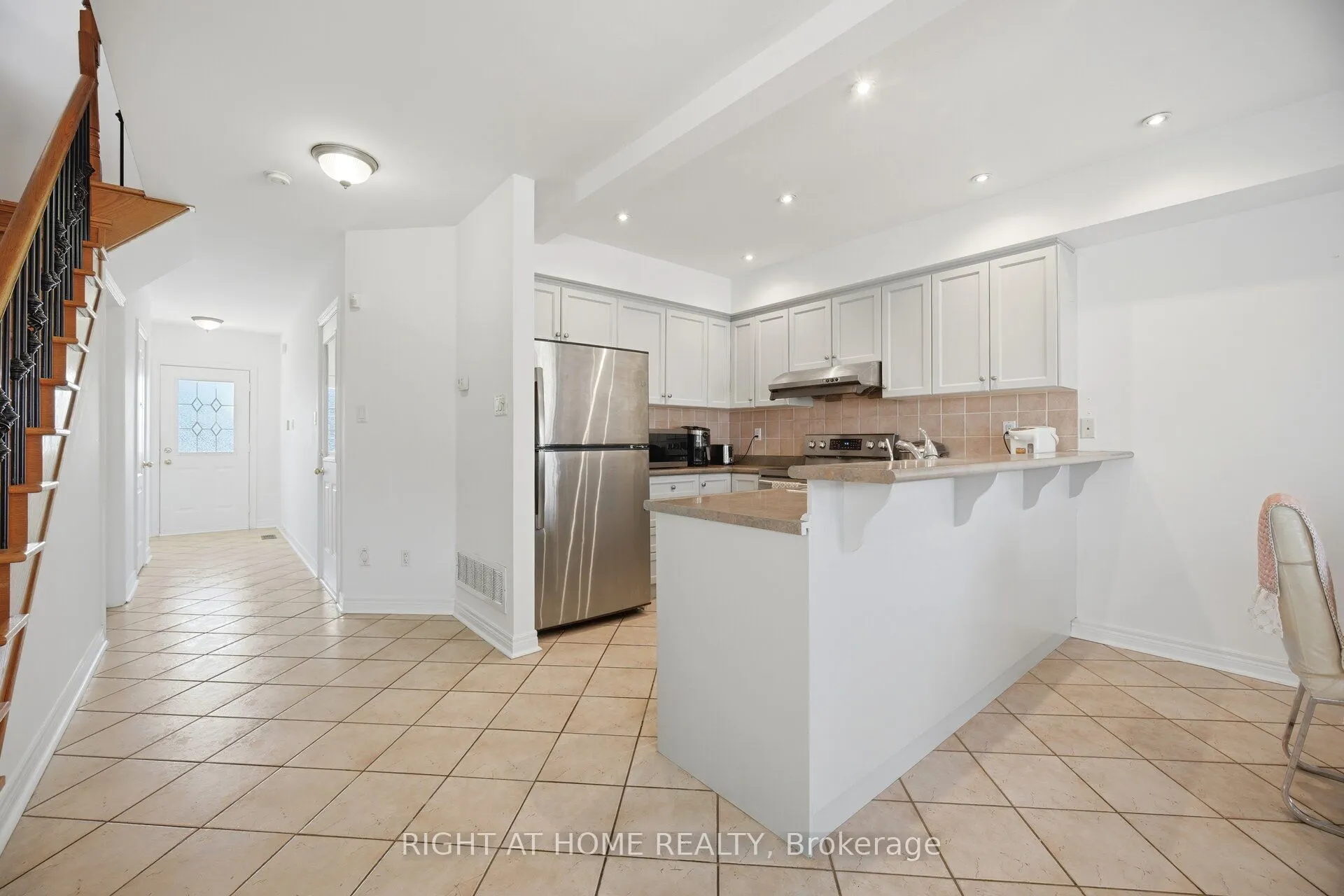 8 Richelieu Court
