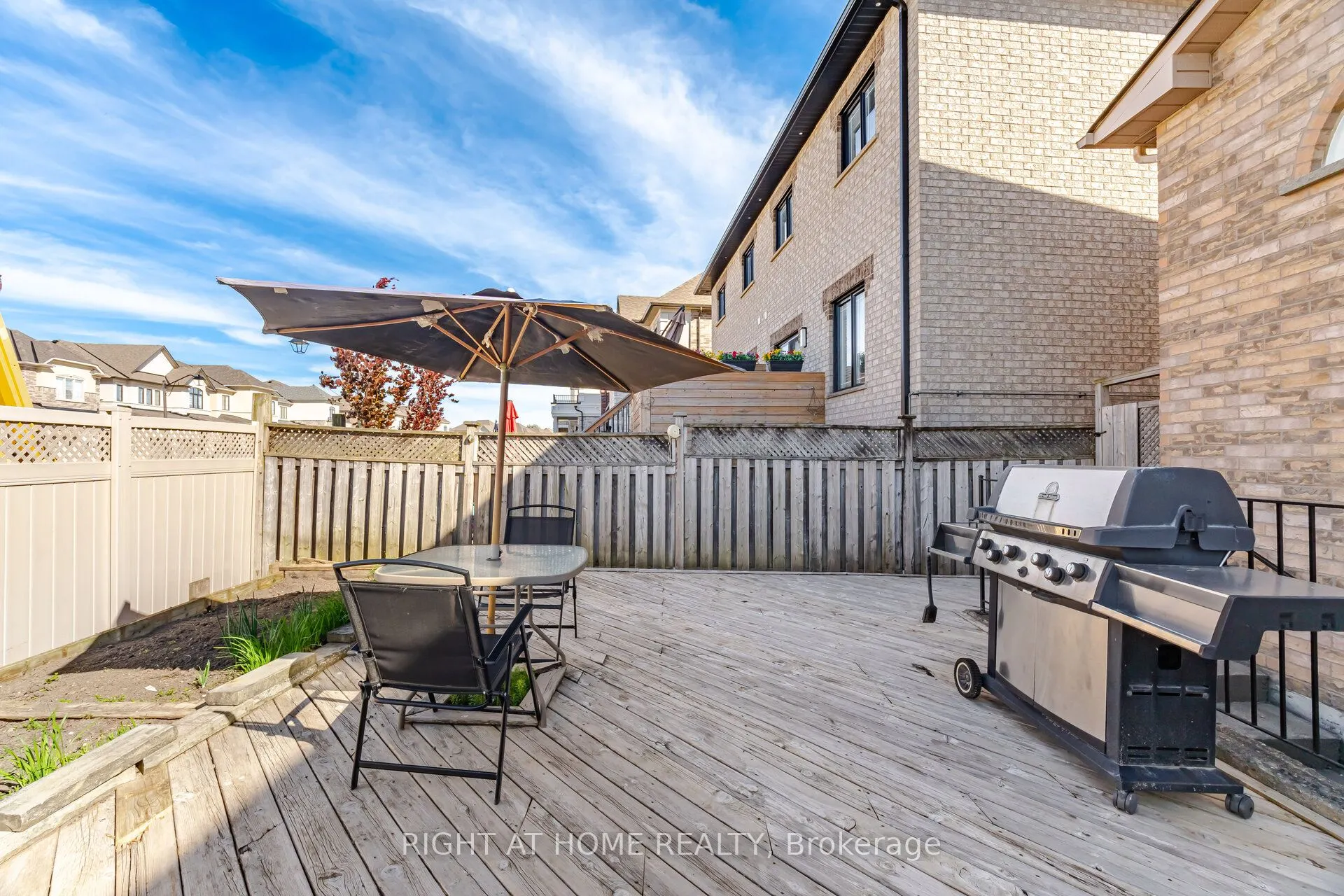 8 Richelieu Court