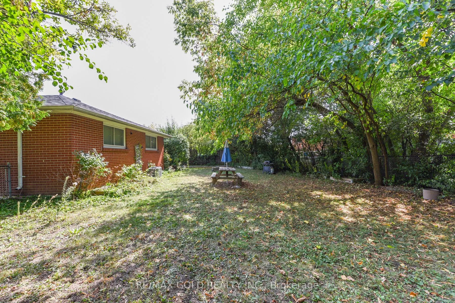 11 Dudley Place