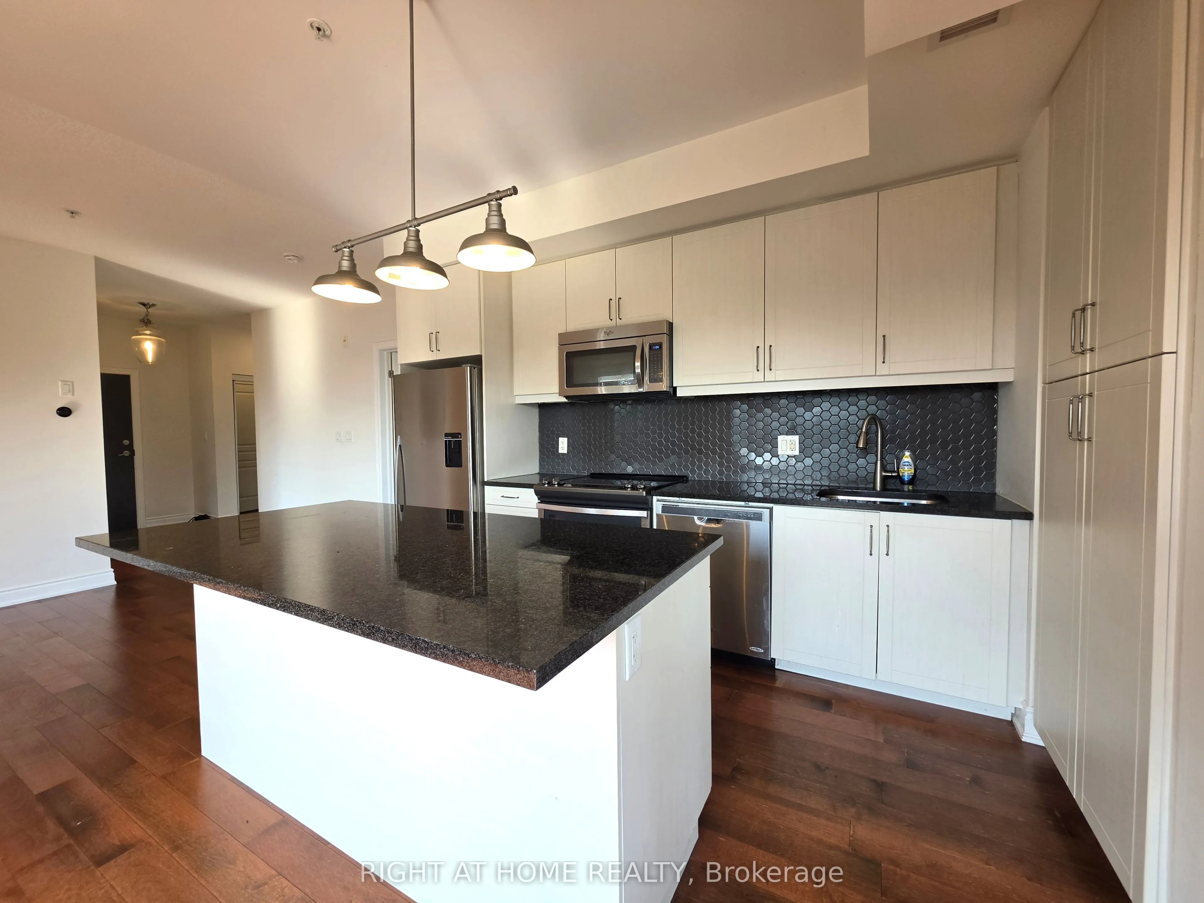 3170 Erin Mills Parkway #236