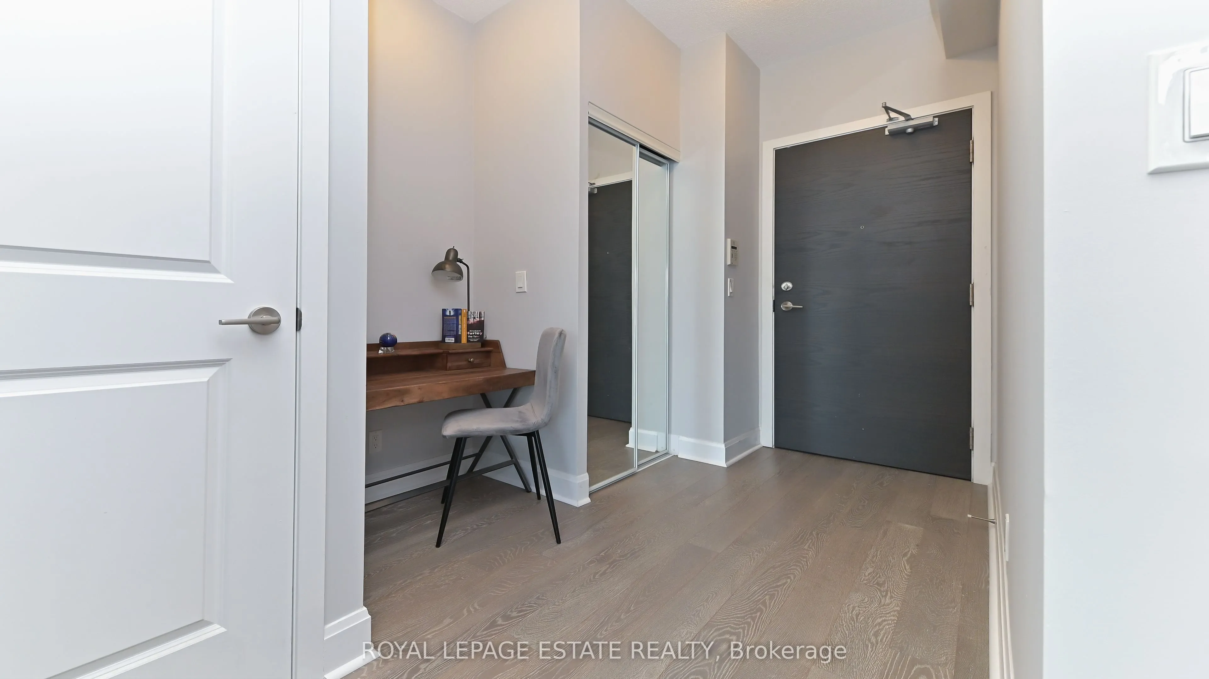 33 Shore Breeze Drive #2901