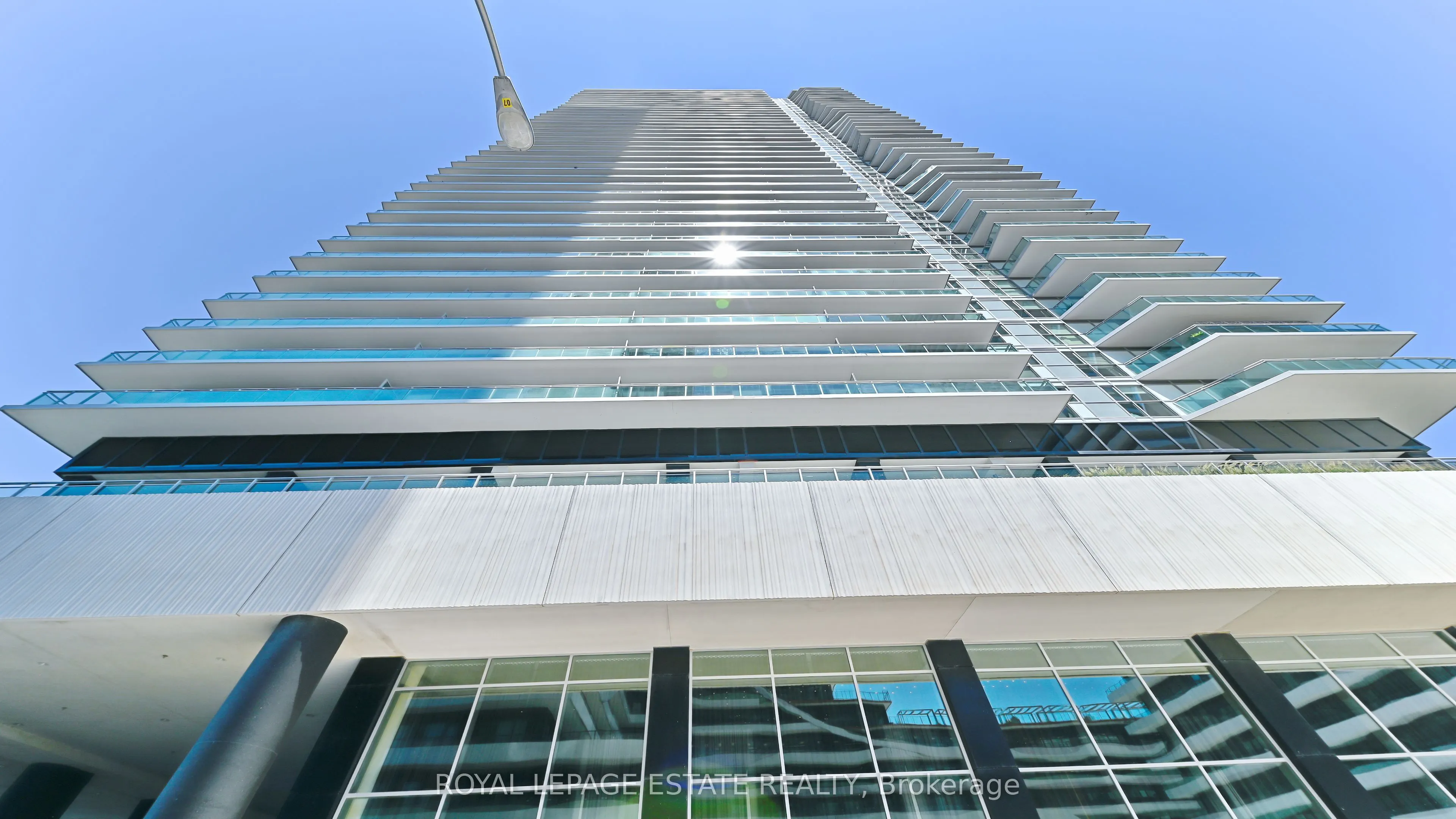 33 Shore Breeze Drive #2901