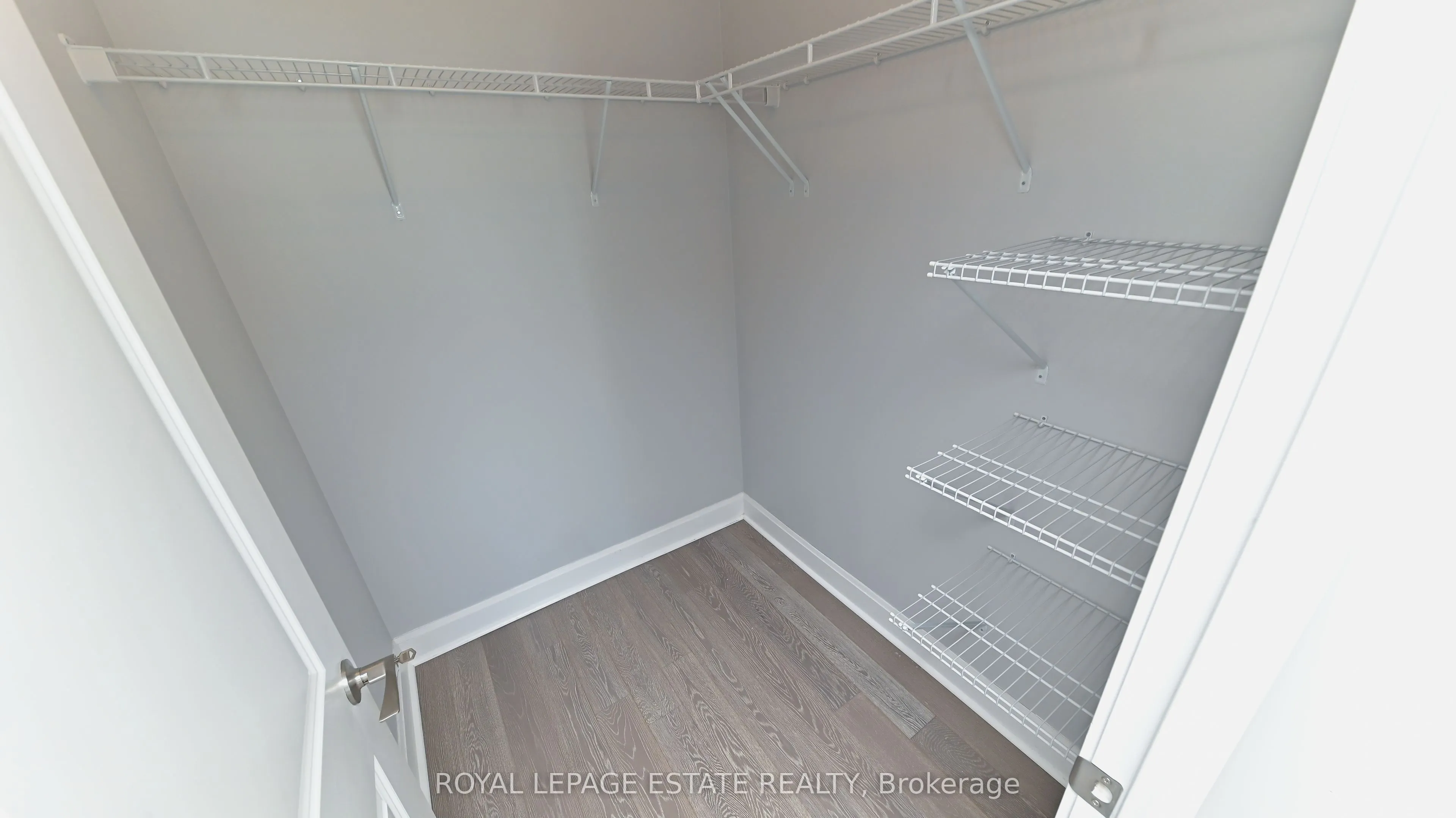 33 Shore Breeze Drive #2901