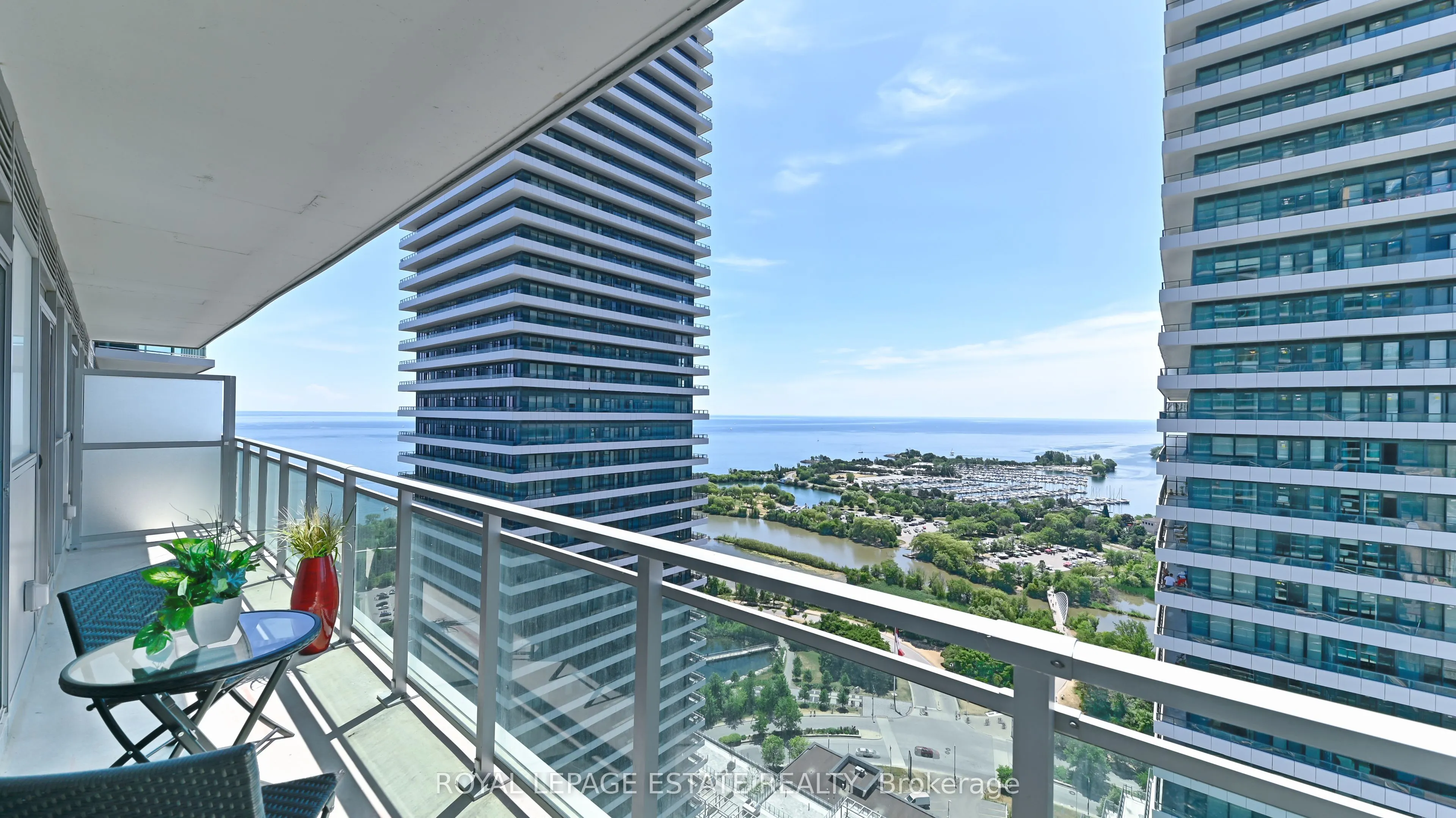 33 Shore Breeze Drive #2901