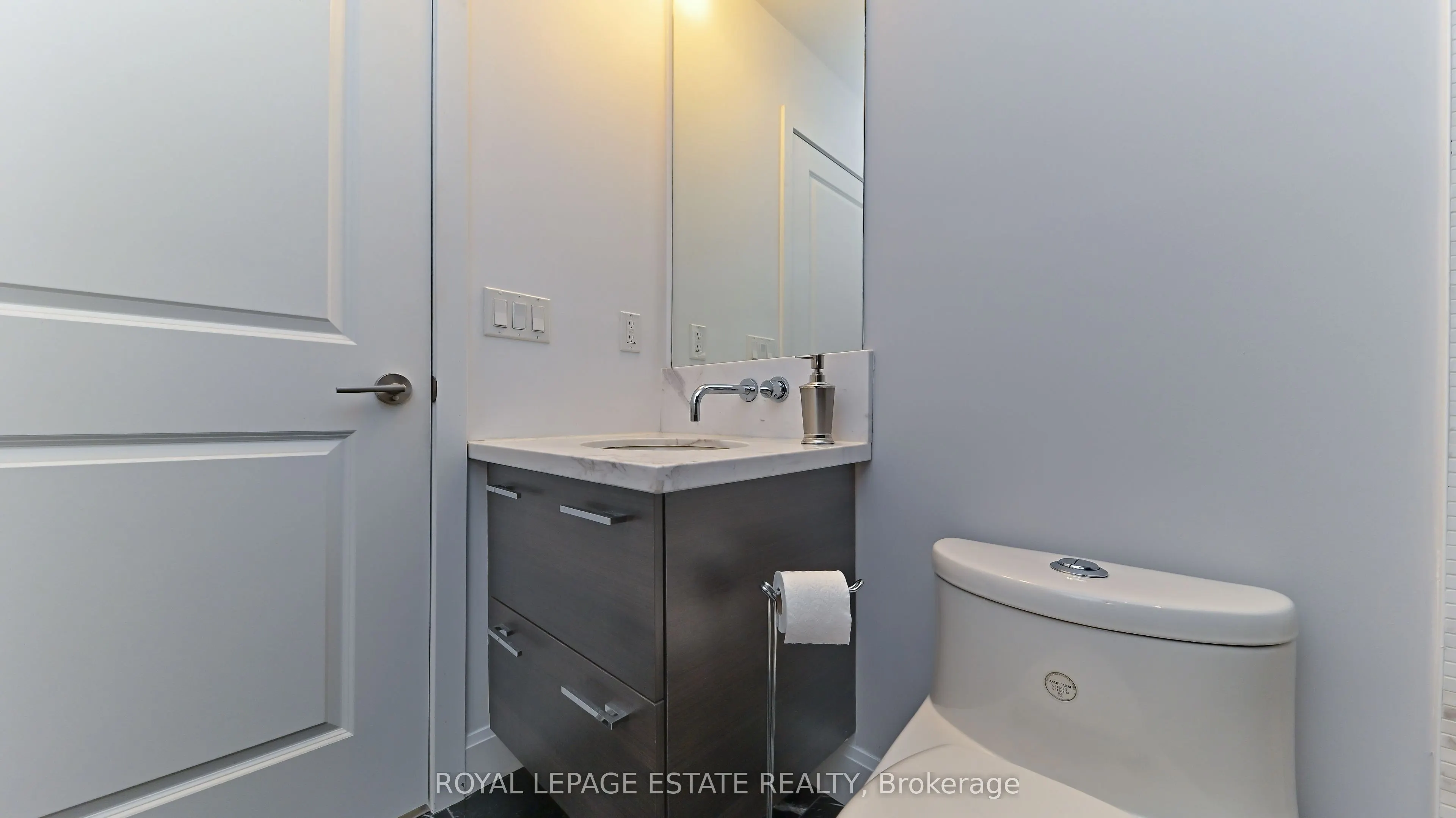 33 Shore Breeze Drive #2901