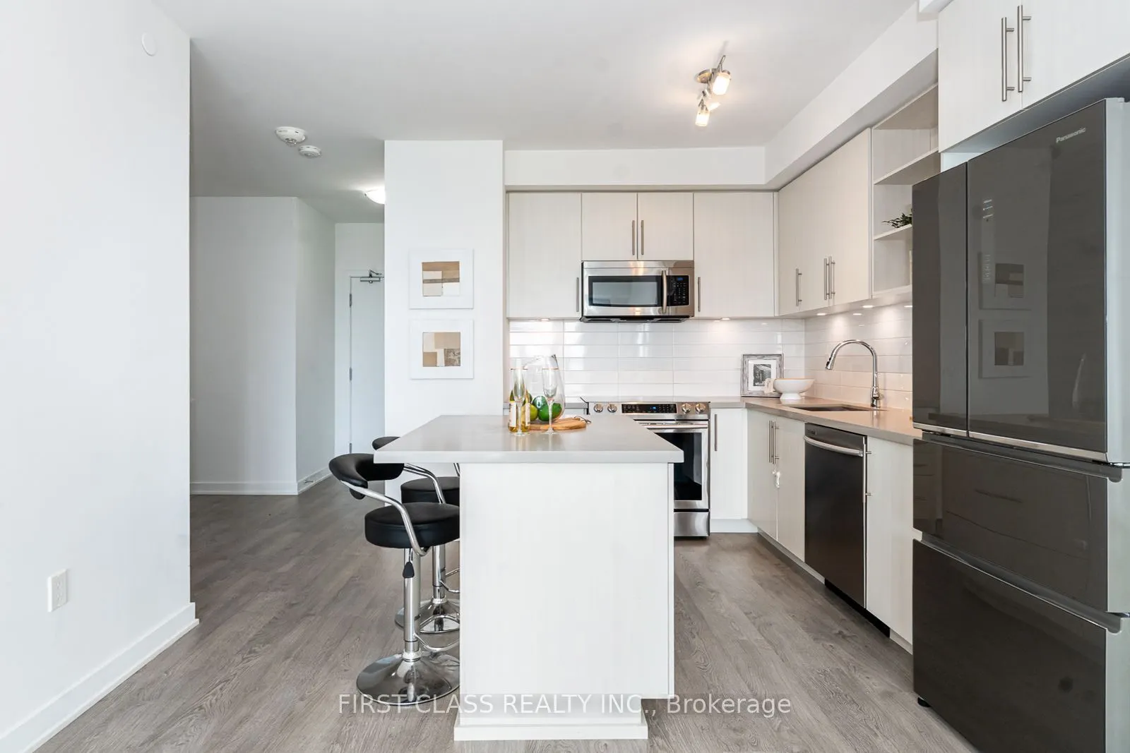 4699 Glen Erin Drive #605