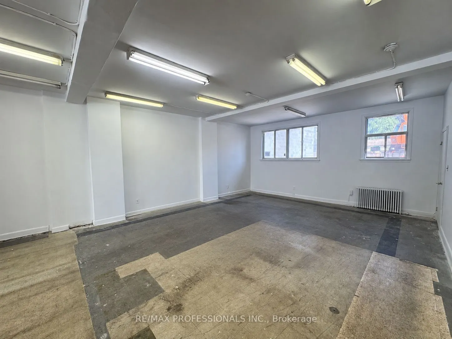 710 The Queensway Avenue