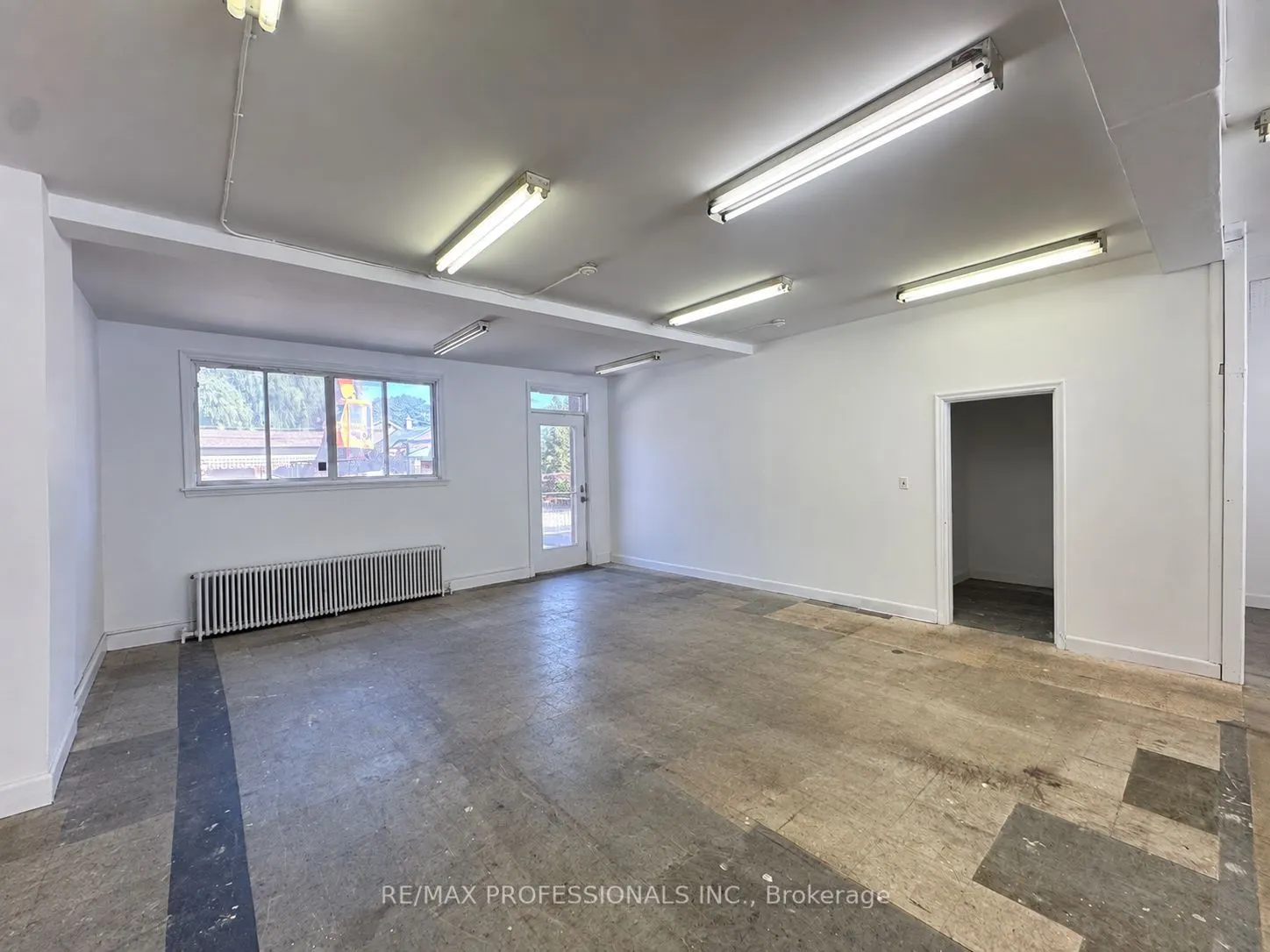 710 The Queensway Avenue